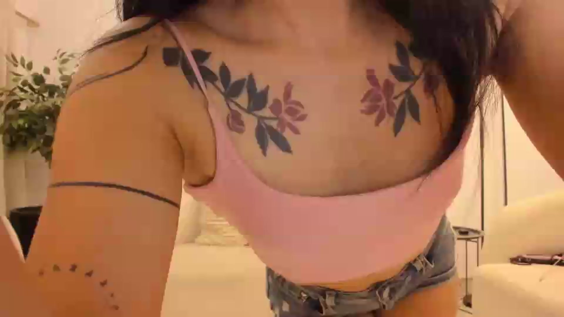 Gallery image thumbnail from Kattgalle's myfreecams stream on, 08/14/2026, 24:43 image 15 of 20