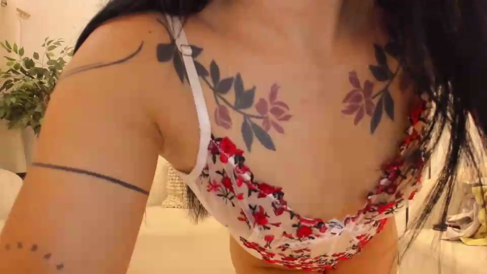 Gallery image thumbnail from Kattgalle's myfreecams stream on, 08/18/2026, 02:04 image 17 of 20