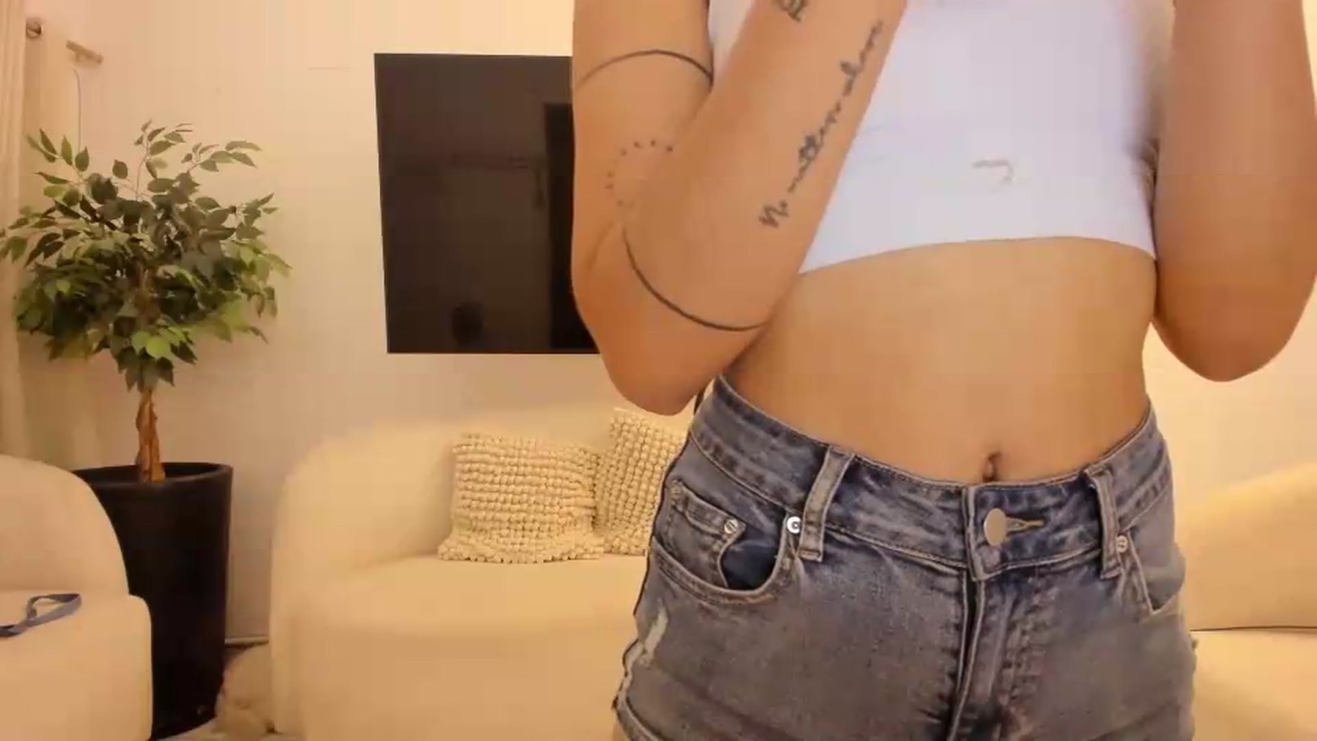 Gallery image thumbnail from Kattgalle's myfreecams stream on, 08/23/2026, 18:51 image 8 of 20