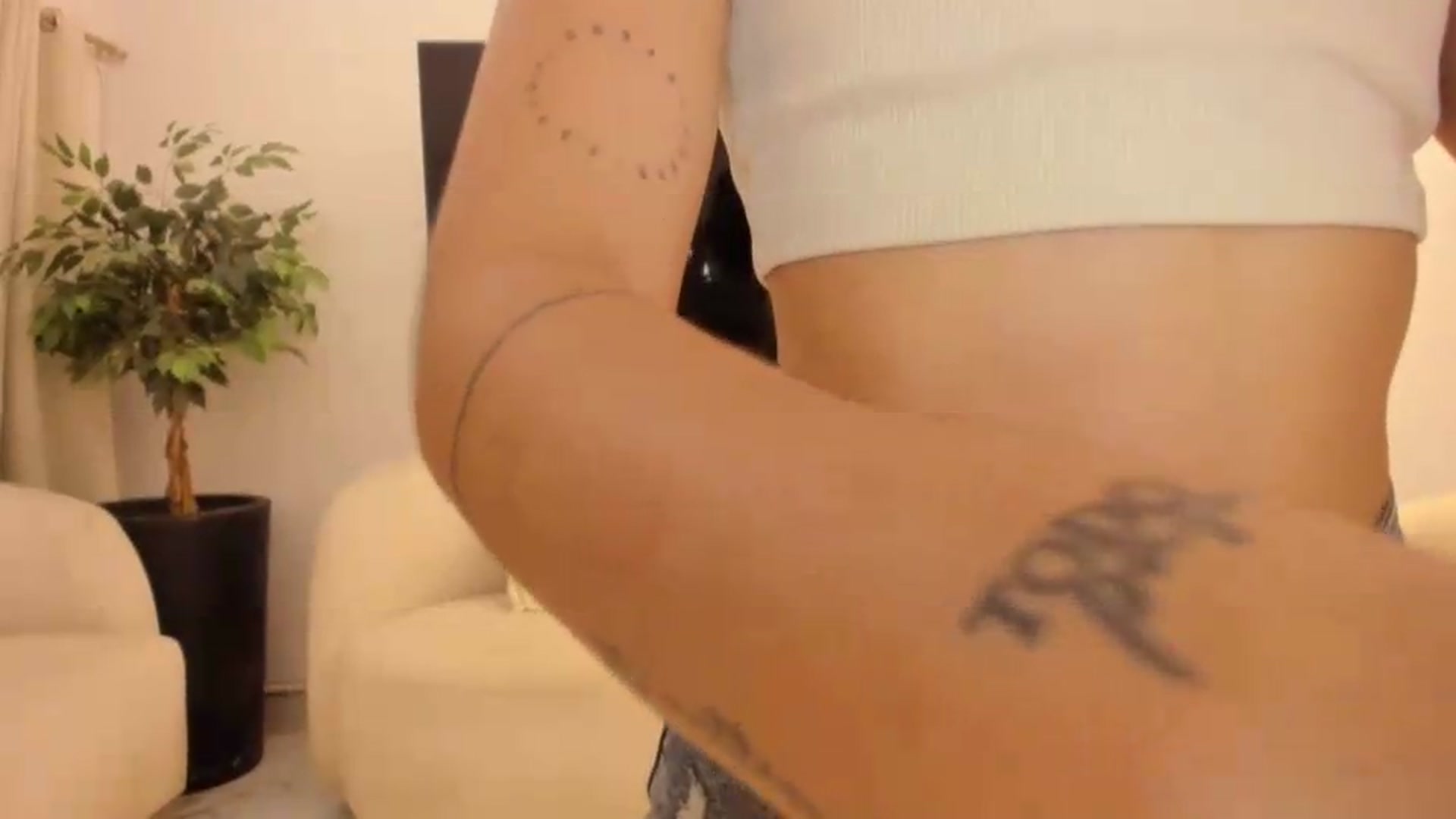 Gallery image thumbnail from Kattgalle's myfreecams stream on, 08/30/2026, 01:06 image 11 of 20