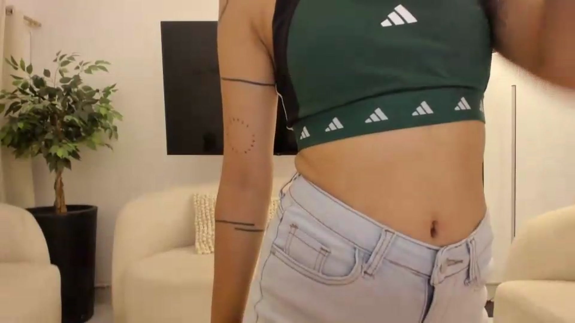 Gallery image thumbnail from Kattgalle's myfreecams stream on, 08/31/2026, 01:23 image 13 of 20