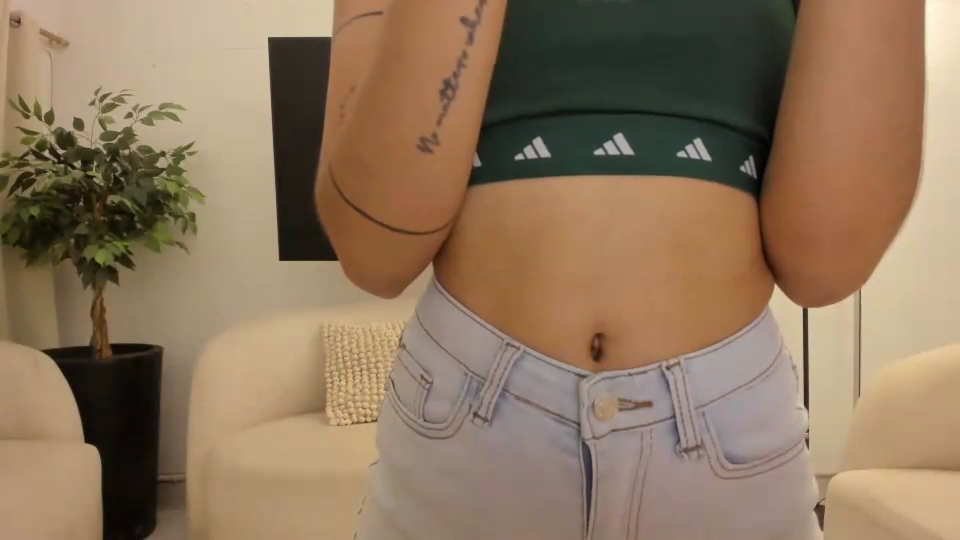 Gallery image thumbnail from Kattgalle's myfreecams stream on, 08/31/2026, 01:23 image 12 of 20