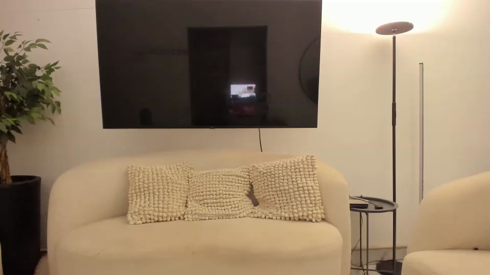 Gallery image thumbnail from Kattgalle's myfreecams stream on, 09/09/2026, 01:34 image 4 of 20