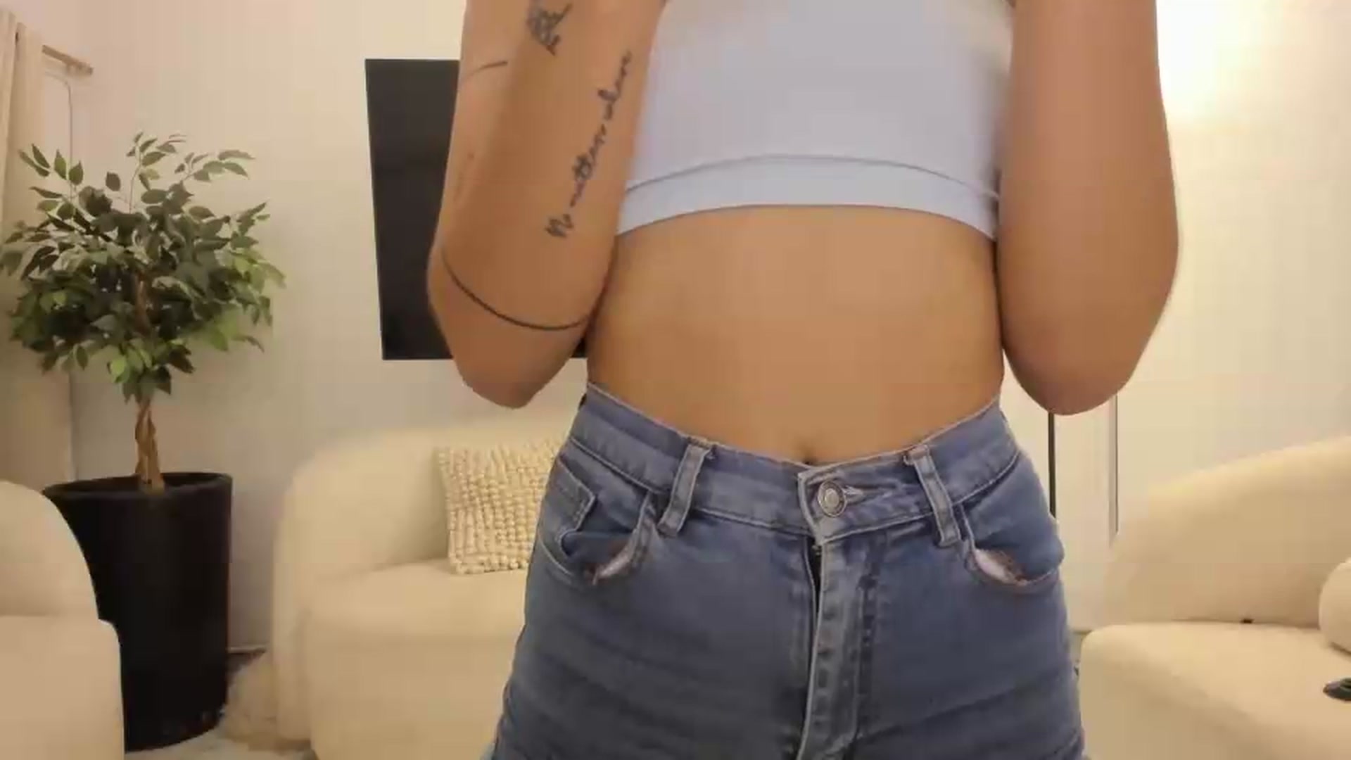 Gallery image thumbnail from Kattgalle's myfreecams stream on, 09/18/2026, 01:45 image 17 of 20