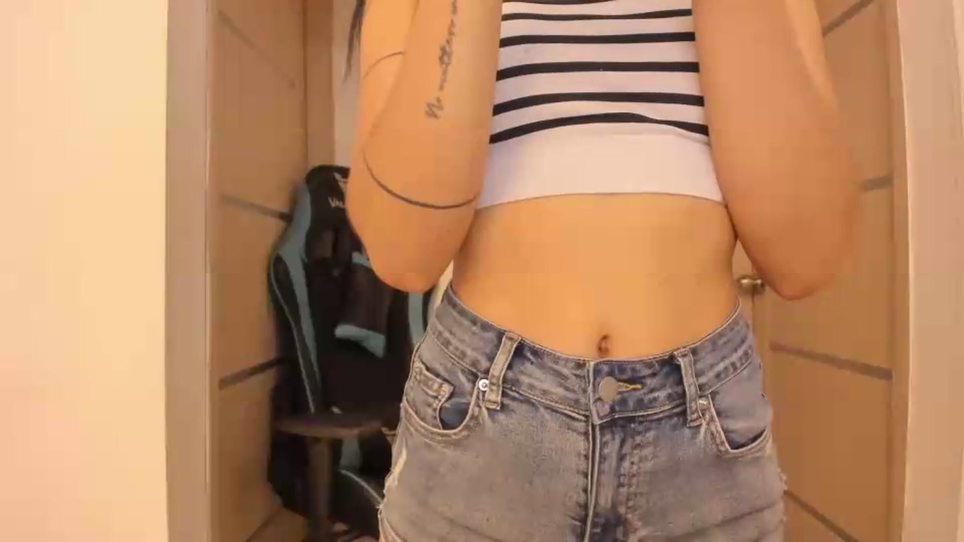 Gallery image thumbnail from Kattgalle's myfreecams stream on, 09/25/2026, 24:37 image 19 of 20