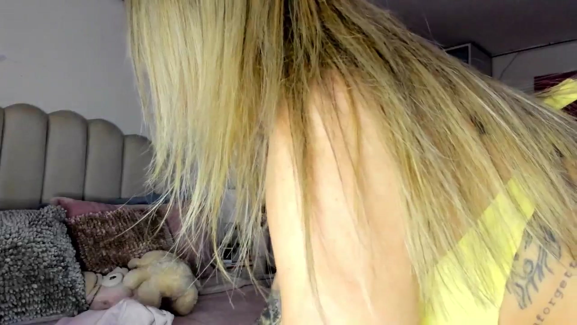 Gallery image thumbnail from Katthe_'s myfreecams stream on, 04/20/2026, 19:28 image 18 of 20