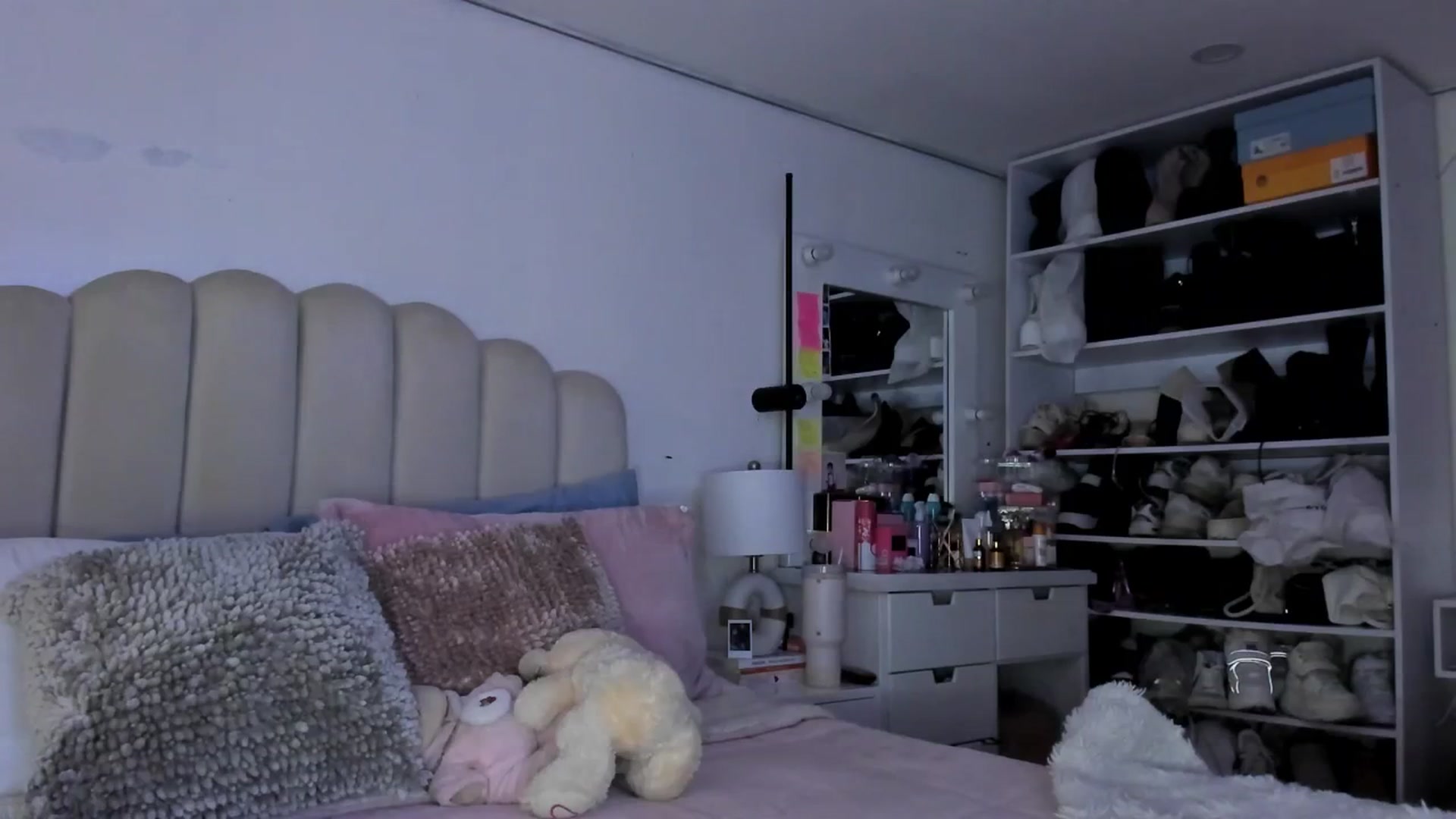 Gallery image thumbnail from Katthe_'s myfreecams stream on, 04/20/2026, 19:28 image 12 of 20