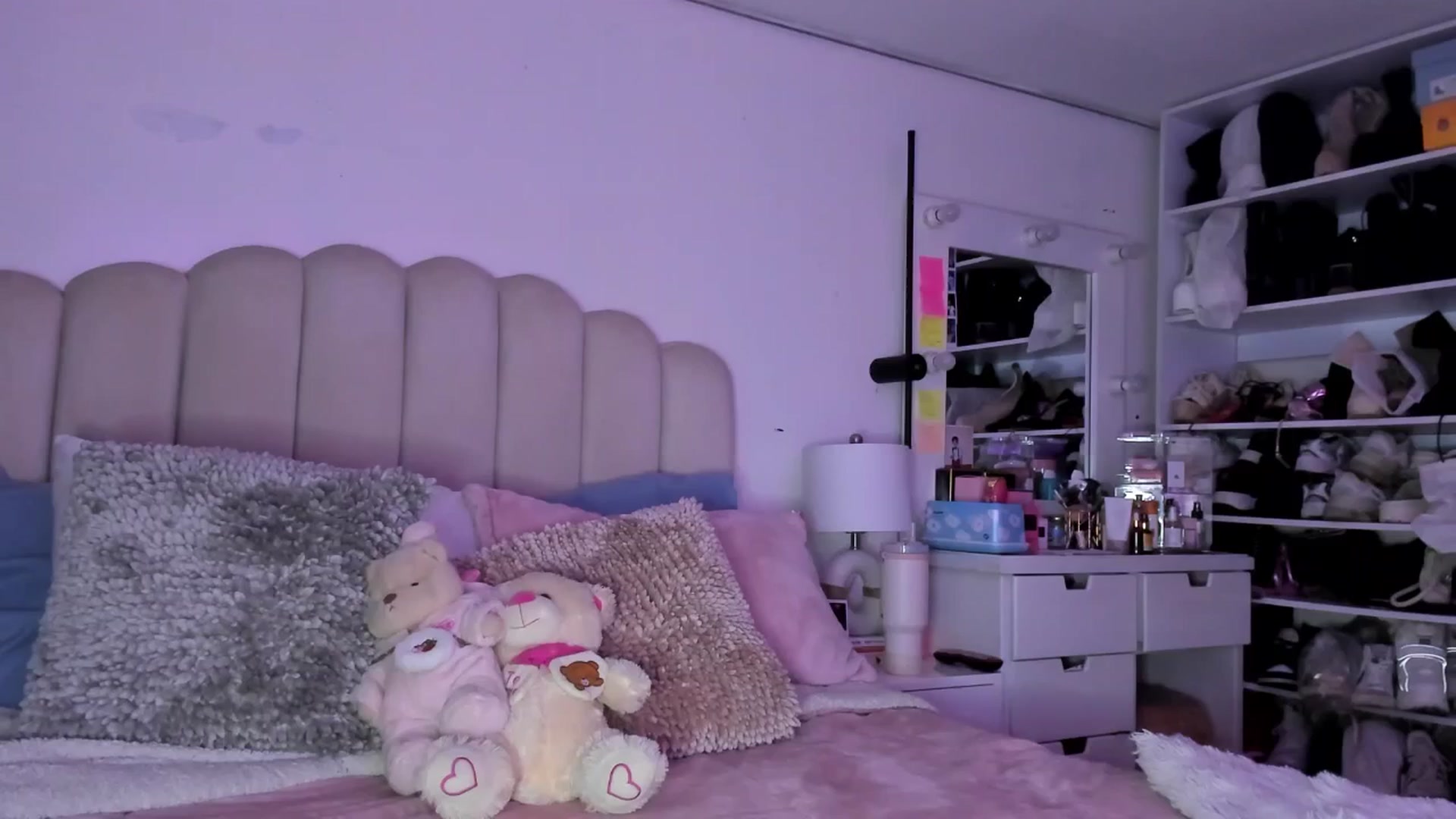 Gallery image thumbnail from Katthe_'s myfreecams stream on, 04/21/2026, 23:41 image 8 of 20