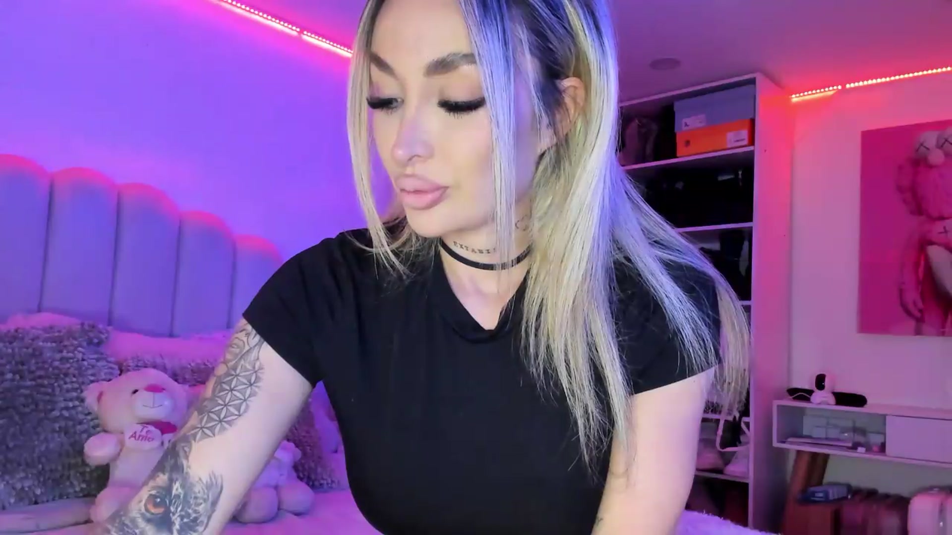 Gallery image thumbnail from Katthe_'s myfreecams stream on, 05/11/2026, 22:39 image 18 of 20