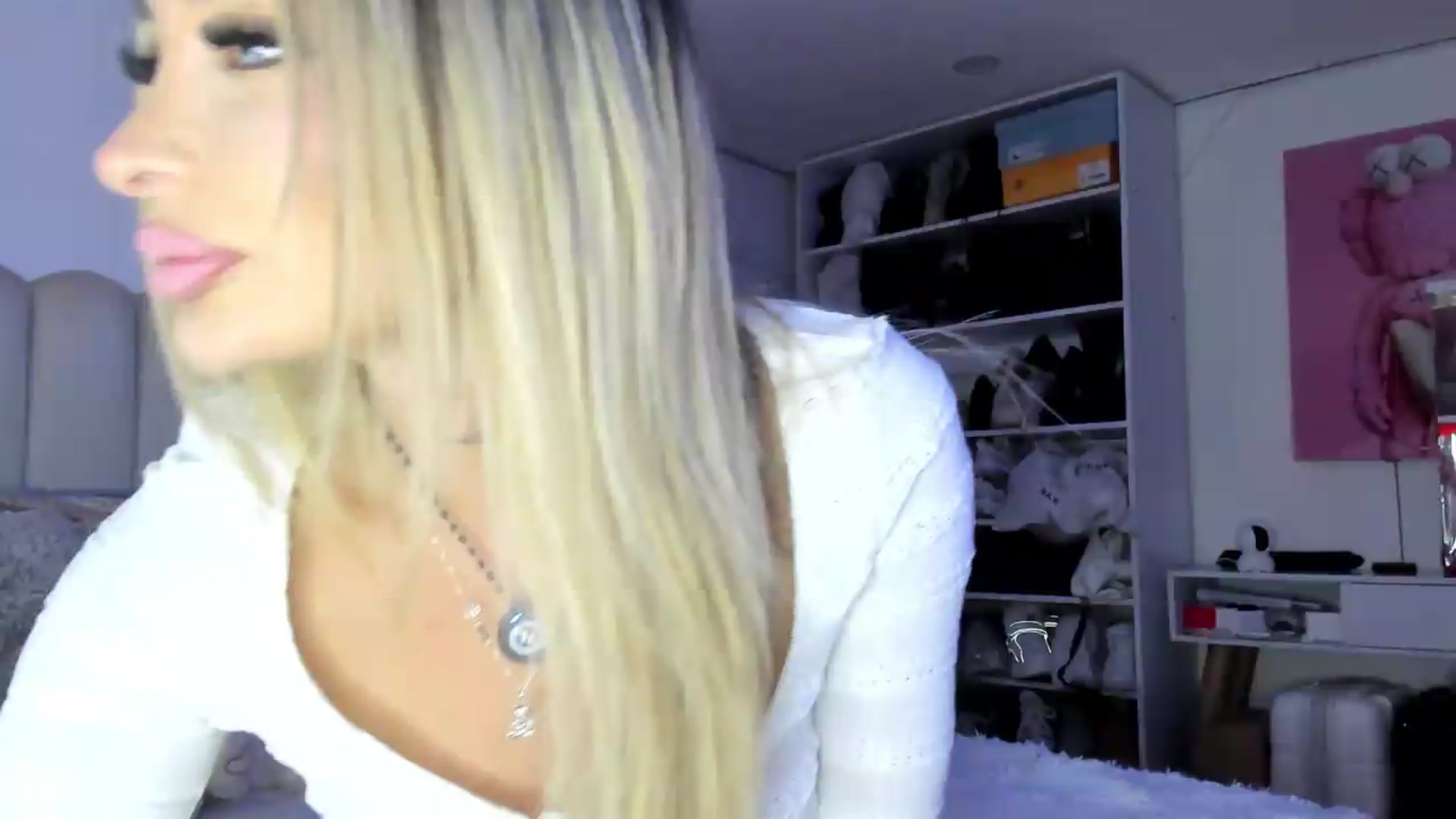 Gallery image thumbnail from Katthe_'s myfreecams stream on, 07/10/2026, 20:54 image 9 of 20