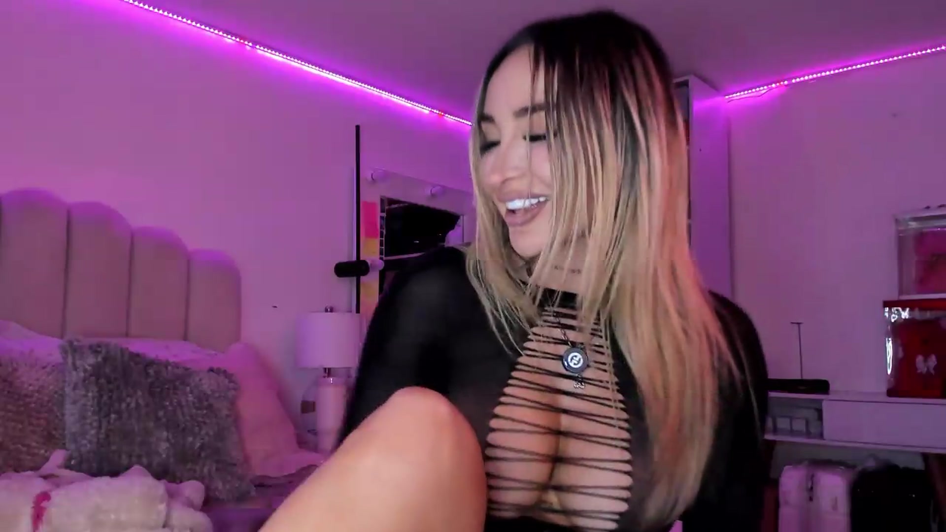 Gallery image thumbnail from Katthe_'s myfreecams stream on, 08/11/2026, 23:37 image 15 of 20