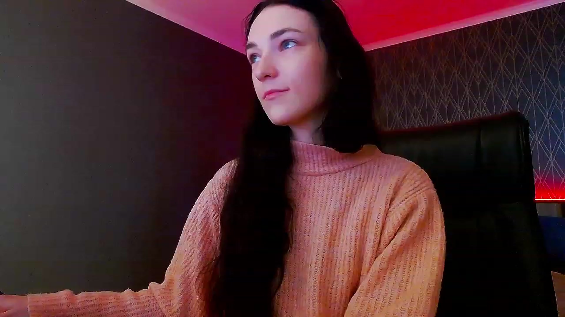 Gallery image thumbnail from KattySteal's myfreecams stream on, 12/03/2022, 11:04 image 14 of 20