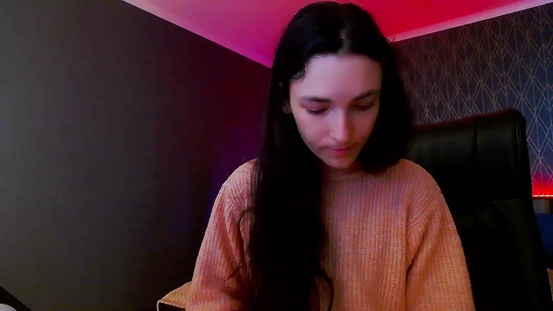 Gallery image thumbnail from KattySteal's myfreecams stream on, 12/03/2022, 11:04 image 3 of 20