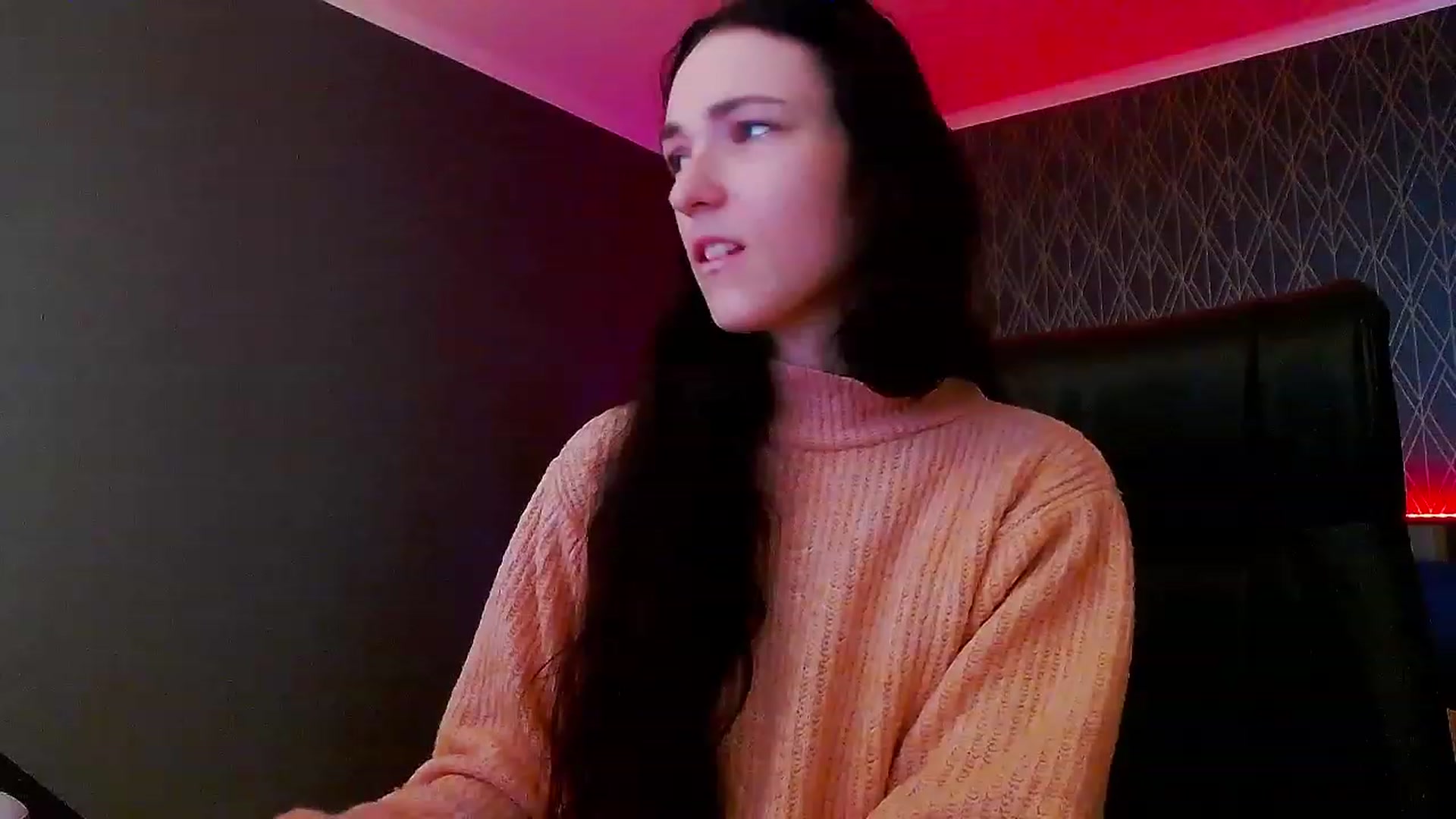 Gallery image thumbnail from KattySteal's myfreecams stream on, 12/03/2022, 11:04 image 19 of 20