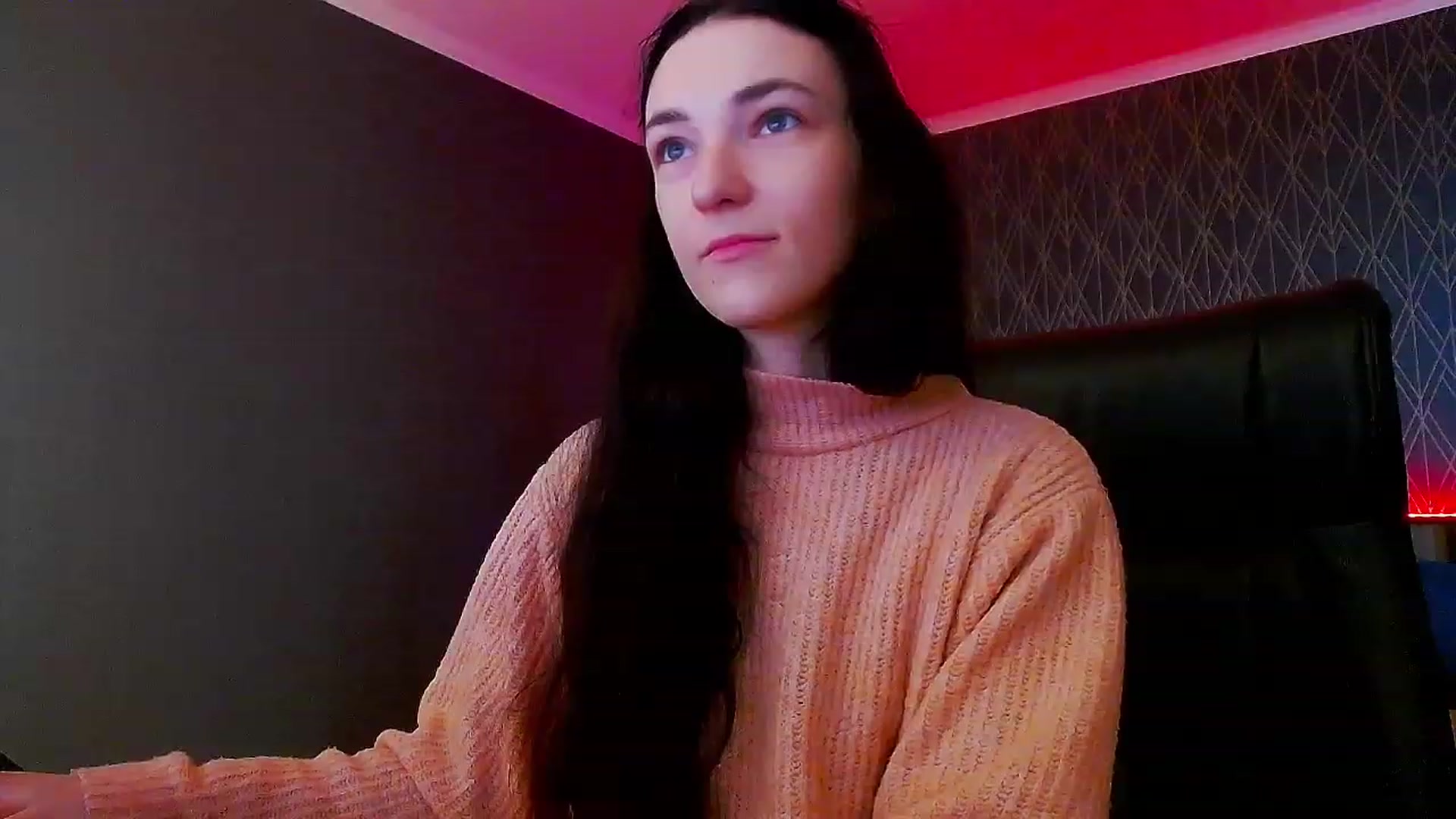Gallery image thumbnail from KattySteal's myfreecams stream on, 12/03/2022, 11:04 image 12 of 20