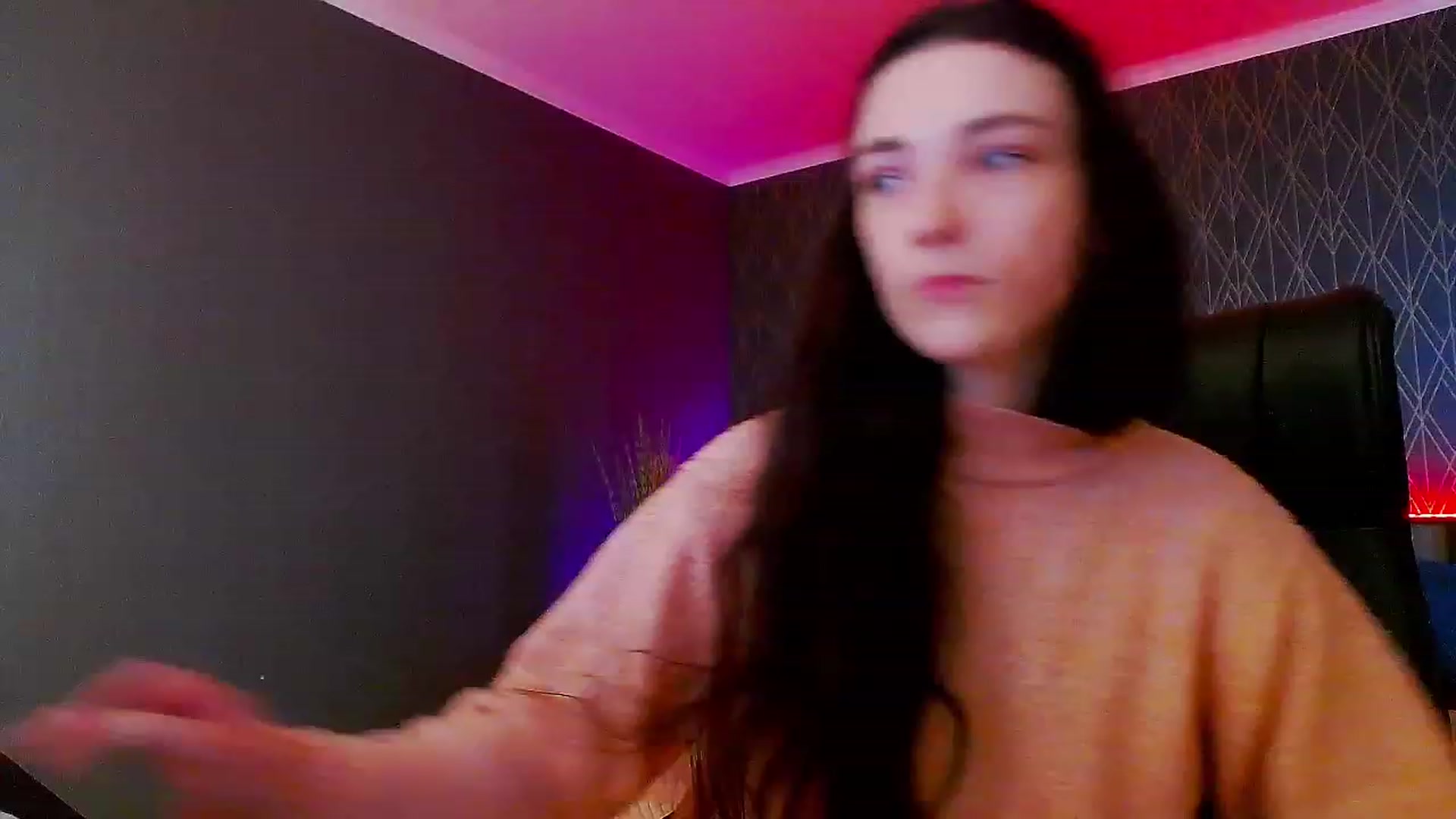 Gallery image thumbnail from KattySteal's myfreecams stream on, 12/03/2022, 11:04 image 2 of 20