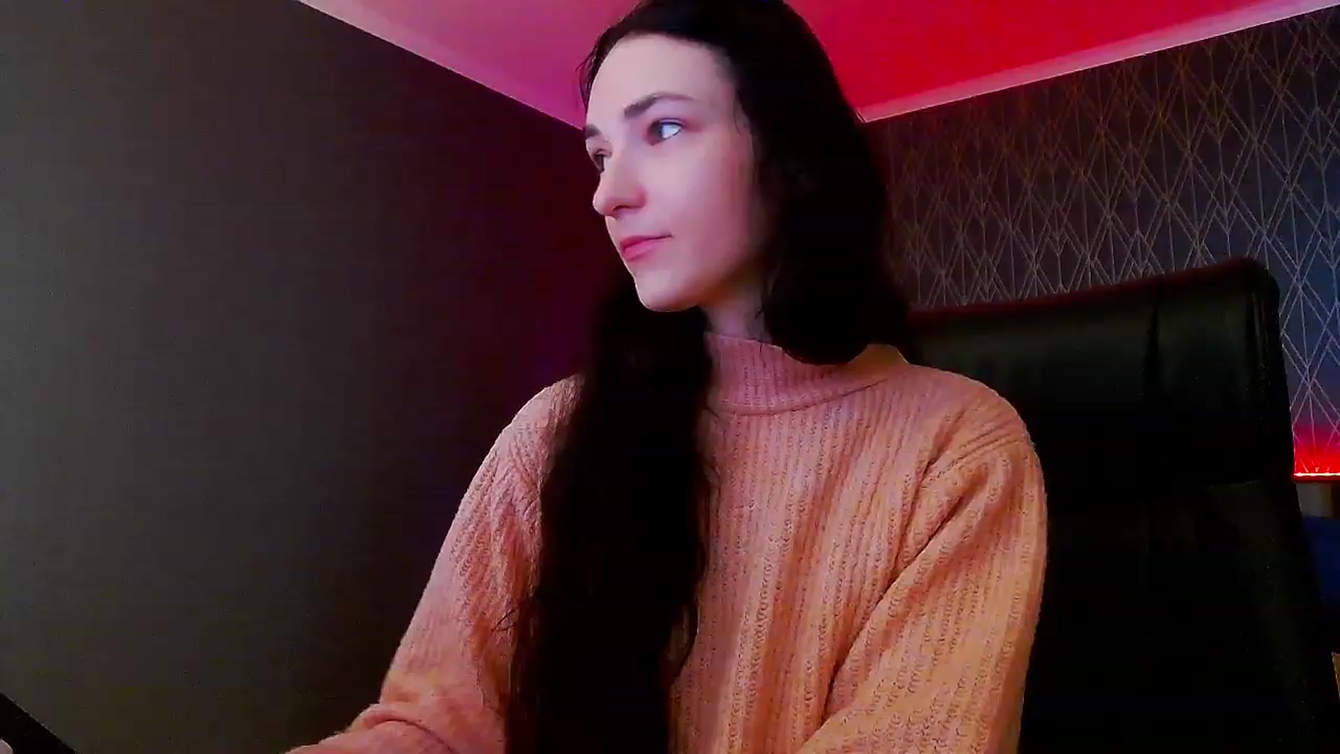Gallery image thumbnail from KattySteal's myfreecams stream on, 12/03/2022, 11:04 image 18 of 20