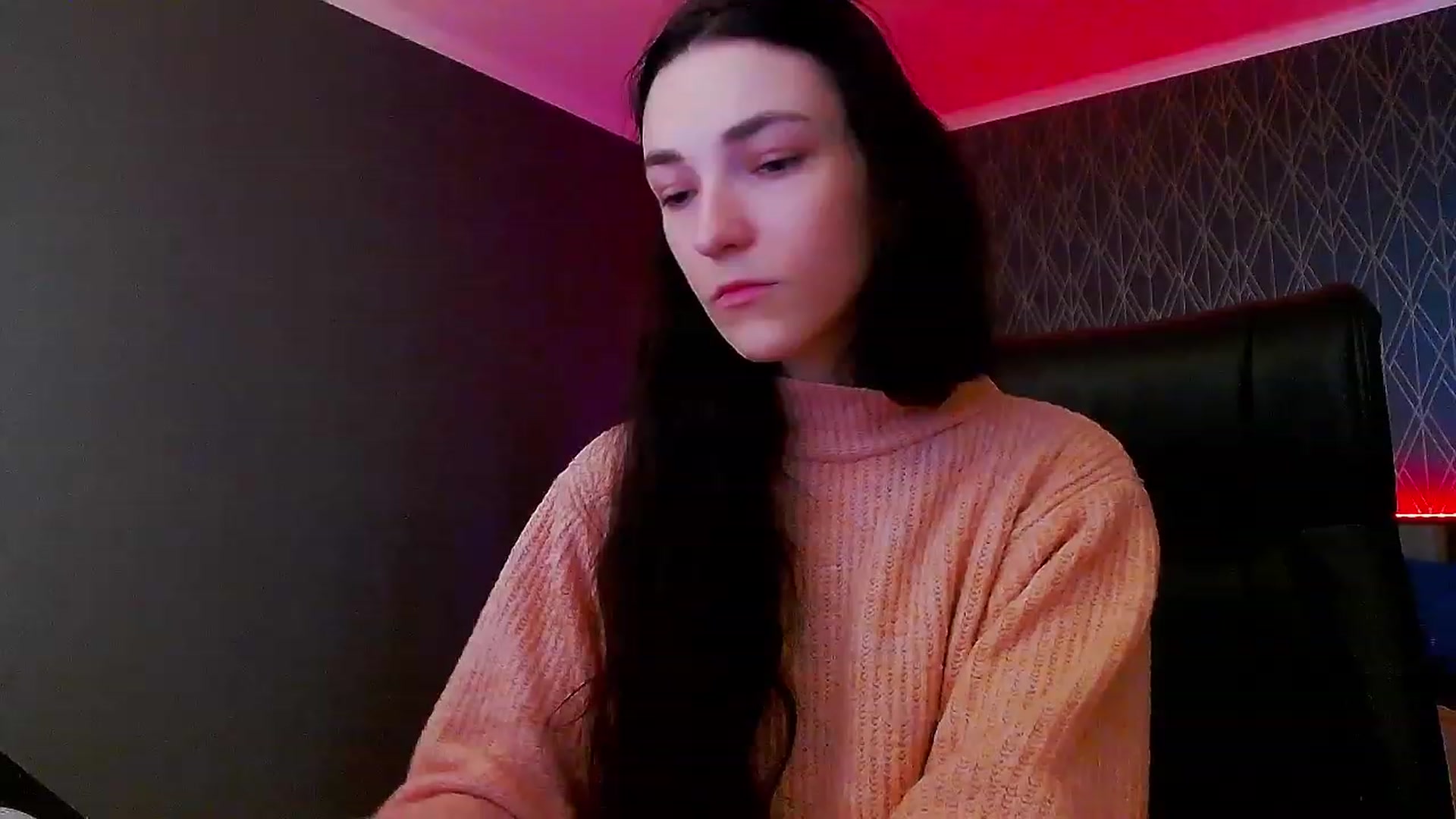 Gallery image thumbnail from KattySteal's myfreecams stream on, 12/03/2022, 11:04 image 5 of 20