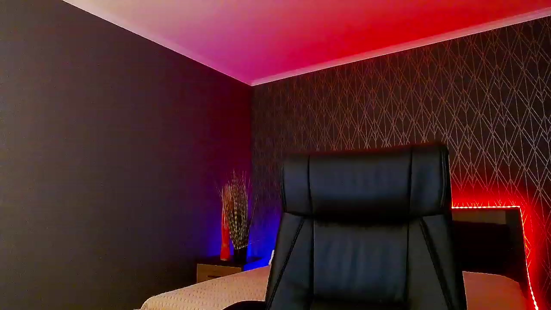 Gallery image thumbnail from KattySteal's myfreecams stream on, 12/05/2022, 08:10 image 4 of 20