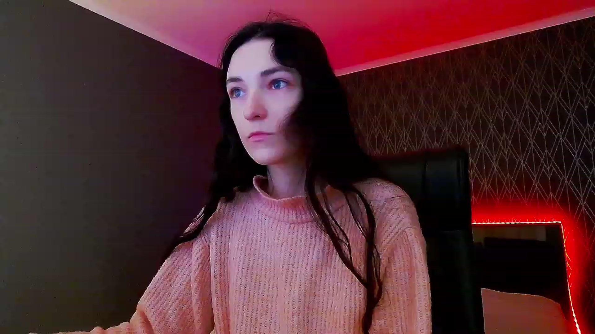 Gallery image thumbnail from KattySteal's myfreecams stream on, 12/05/2022, 08:10 image 16 of 20