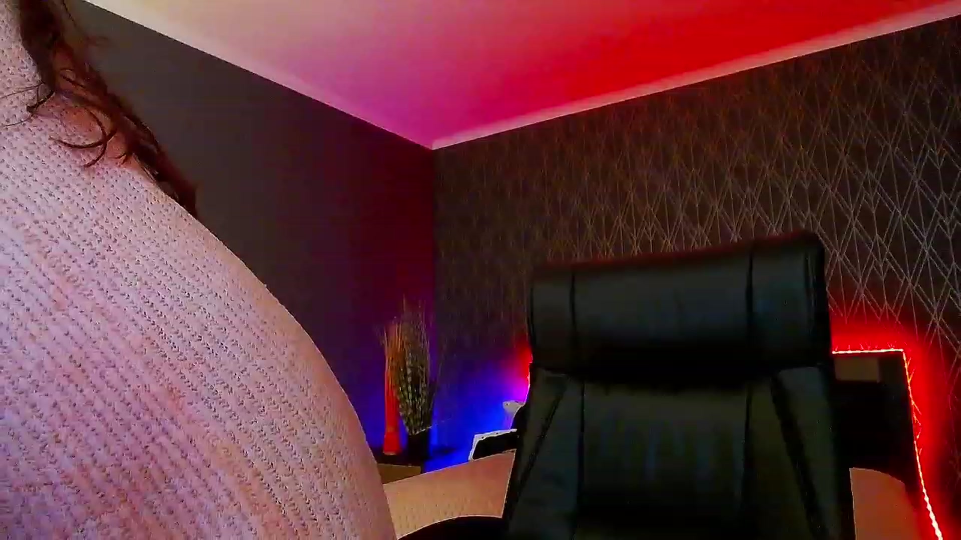 Gallery image thumbnail from KattySteal's myfreecams stream on, 12/05/2022, 08:10 image 1 of 20