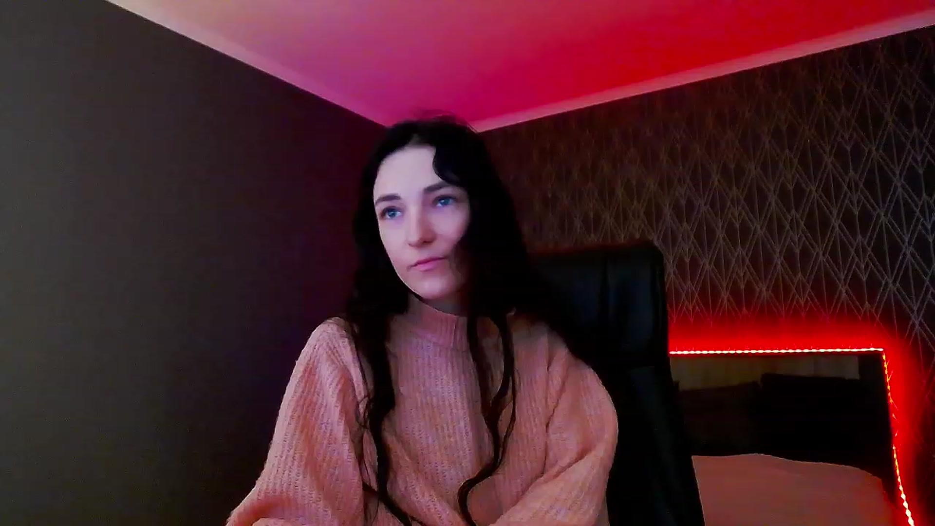 Gallery image thumbnail from KattySteal's myfreecams stream on, 12/05/2022, 09:44 image 16 of 20