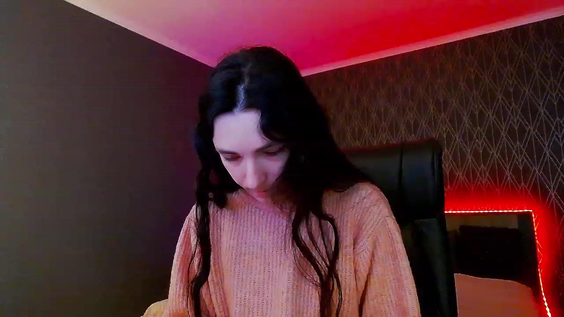 Gallery image thumbnail from KattySteal's myfreecams stream on, 12/05/2022, 09:44 image 5 of 20