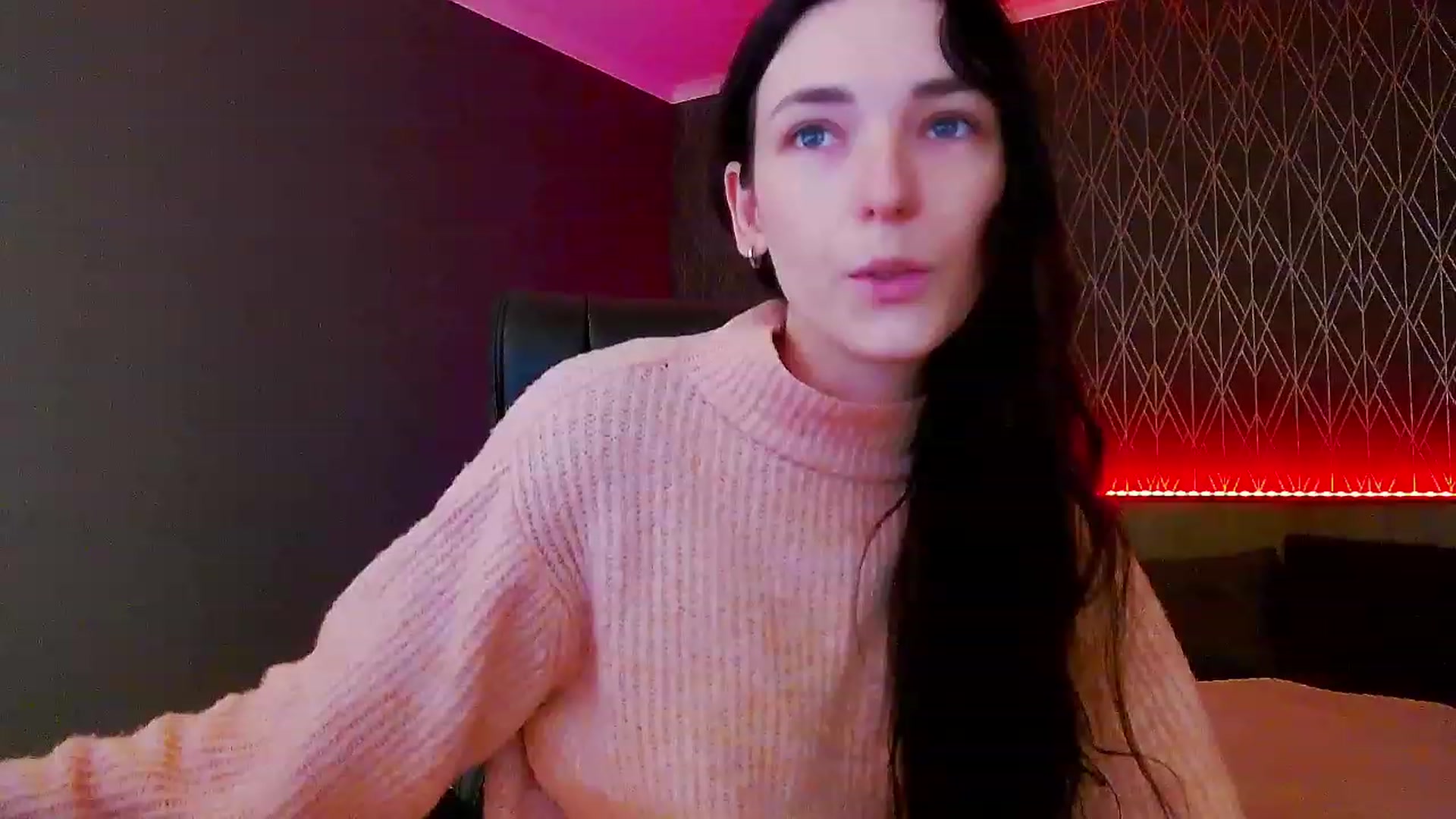 Gallery image thumbnail from KattySteal's myfreecams stream on, 12/05/2022, 11:26 image 17 of 20