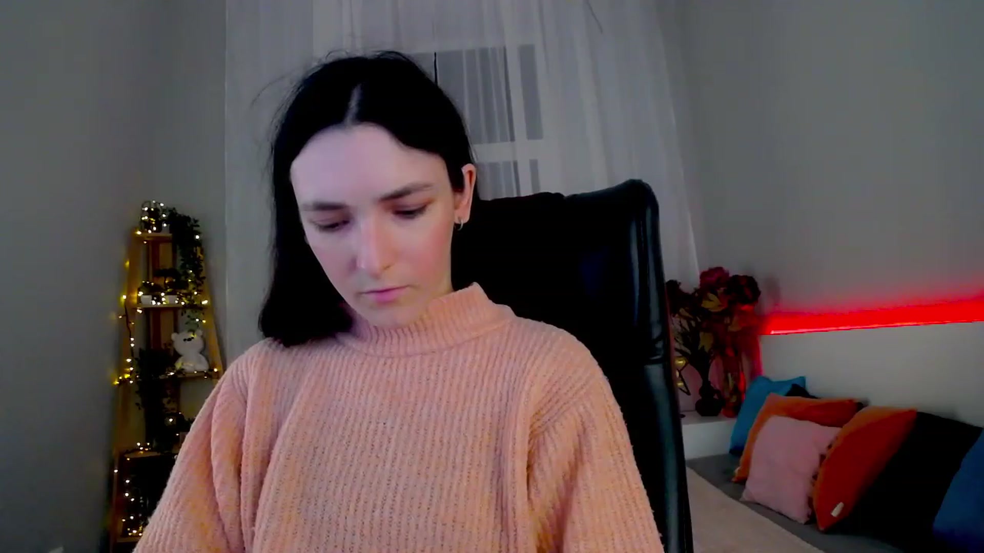 Gallery image thumbnail from KattySteal's myfreecams stream on, 01/25/2023, 11:38 image 10 of 20