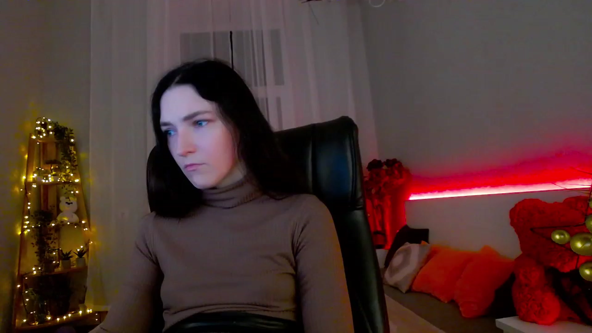 Gallery image thumbnail from KattySteal's myfreecams stream on, 02/01/2023, 12:05 image 1 of 20
