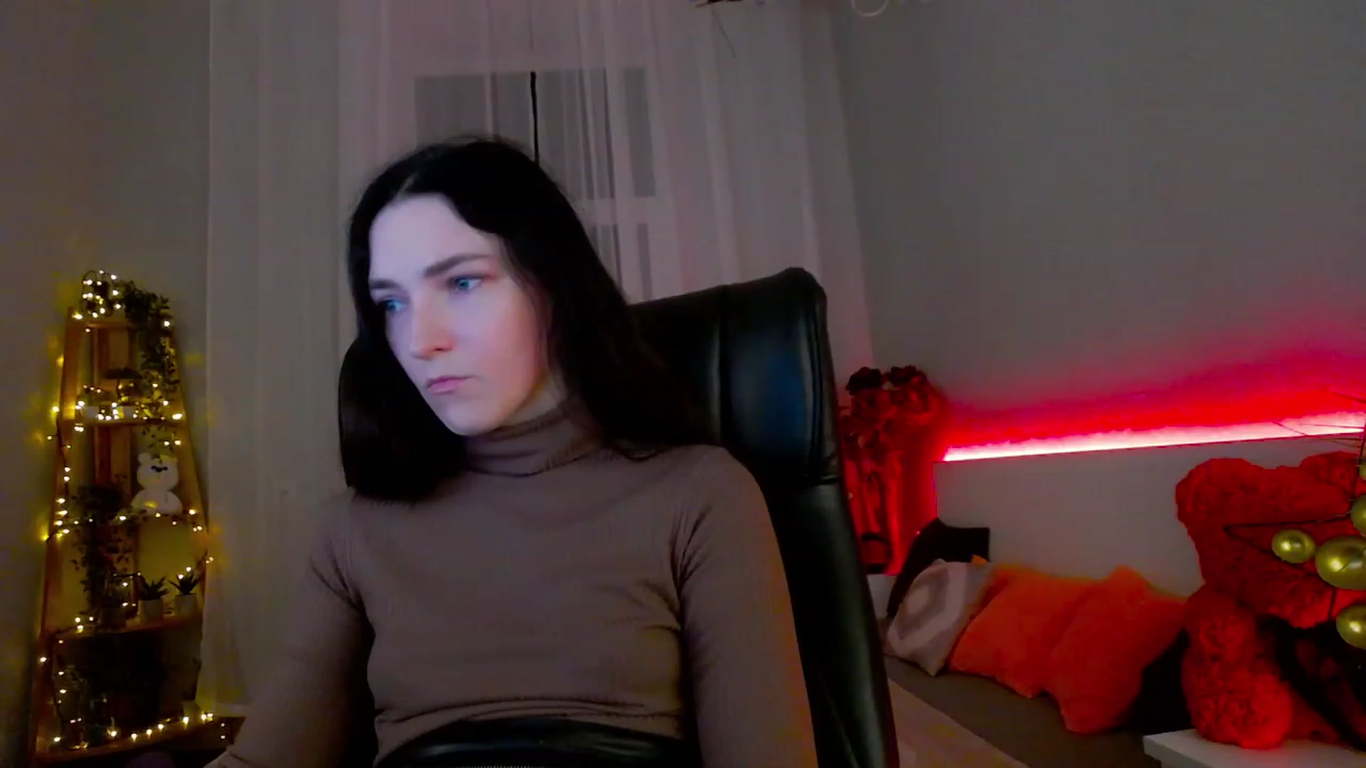 Gallery image thumbnail from KattySteal's myfreecams stream on, 02/01/2023, 12:05 image 2 of 20