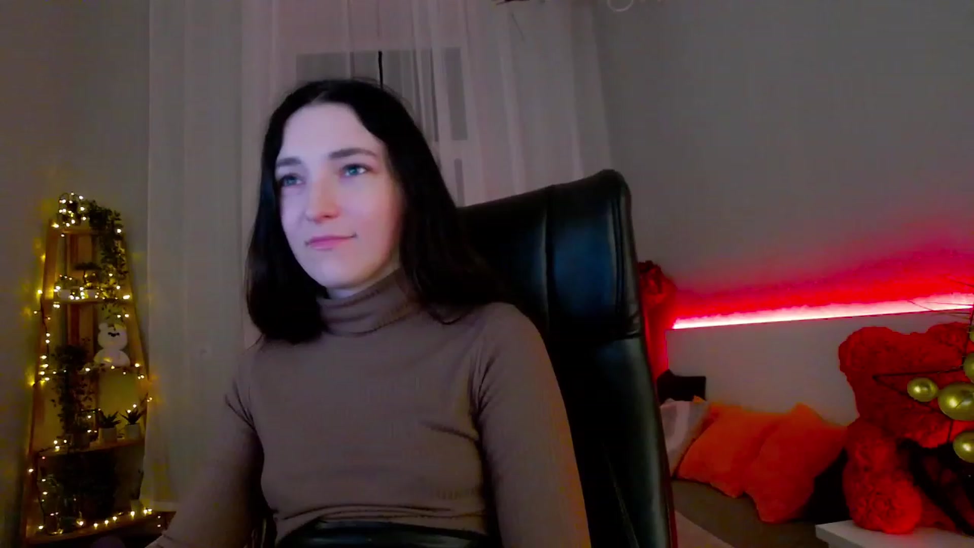 Gallery image thumbnail from KattySteal's myfreecams stream on, 02/01/2023, 12:05 image 5 of 20