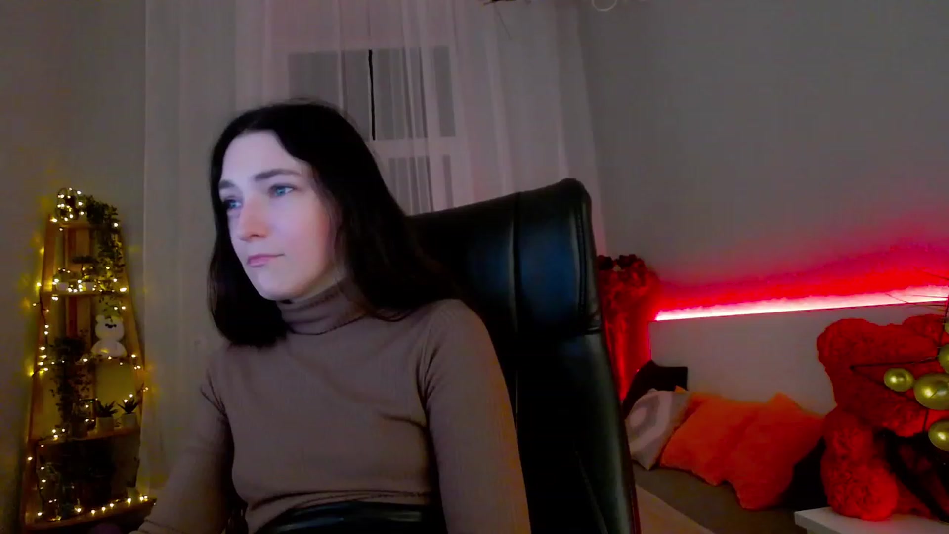 Gallery image thumbnail from KattySteal's myfreecams stream on, 02/01/2023, 12:05 image 6 of 20