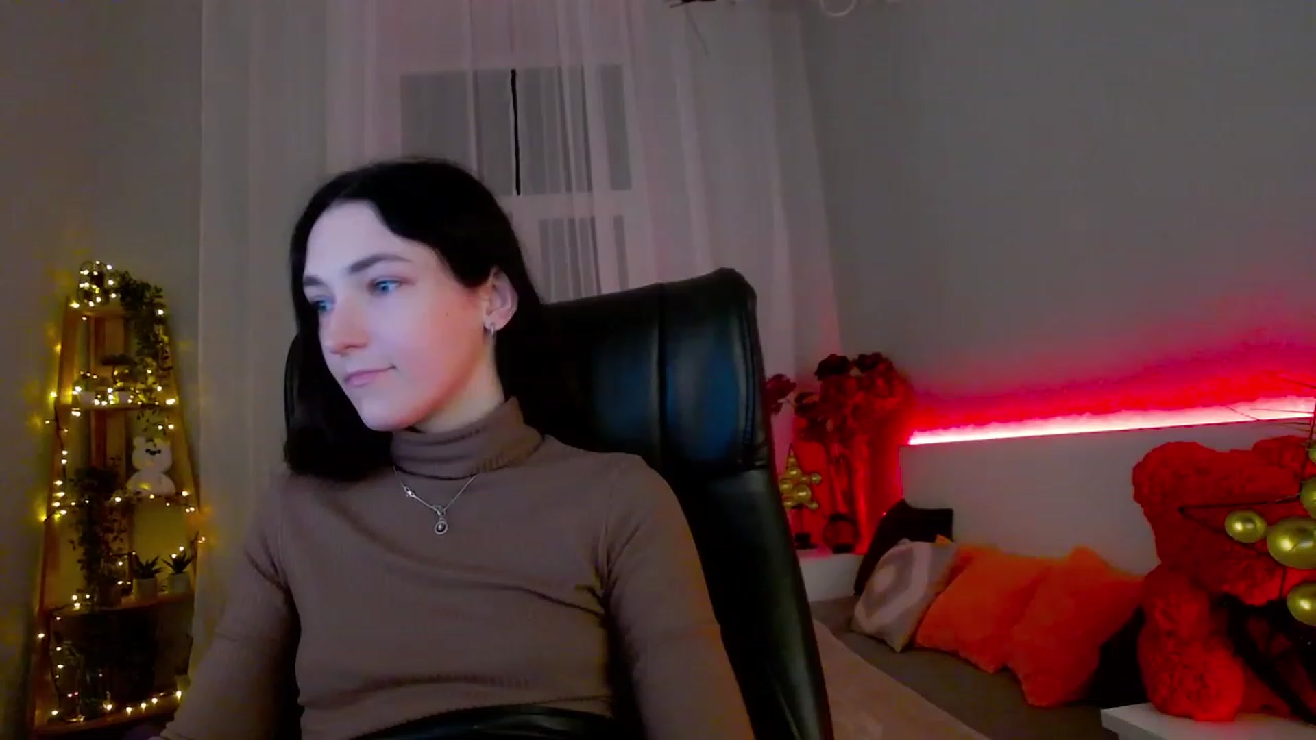 Gallery image thumbnail from KattySteal's myfreecams stream on, 02/01/2023, 12:05 image 14 of 20
