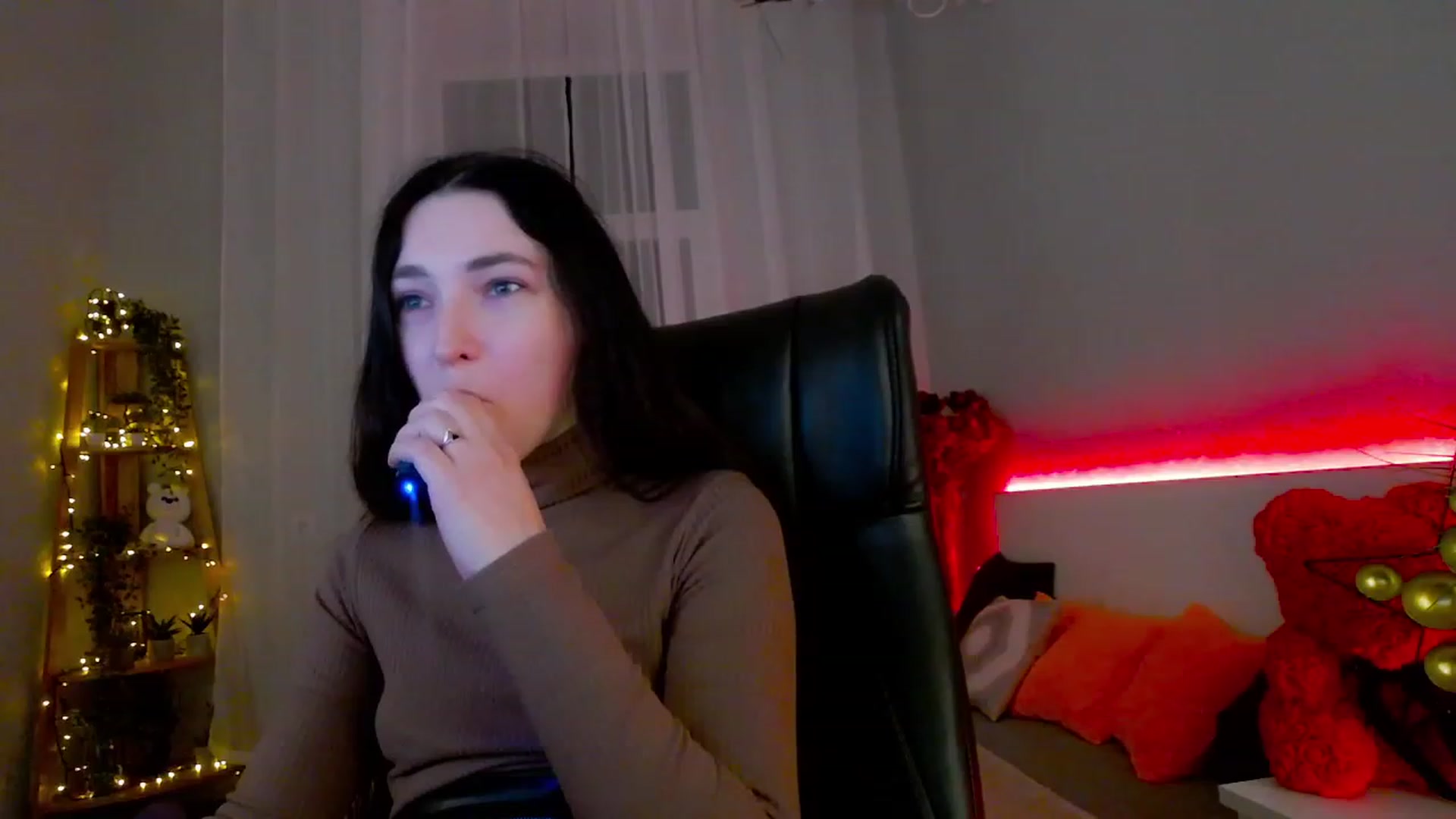 Gallery image thumbnail from KattySteal's myfreecams stream on, 02/01/2023, 12:05 image 8 of 20