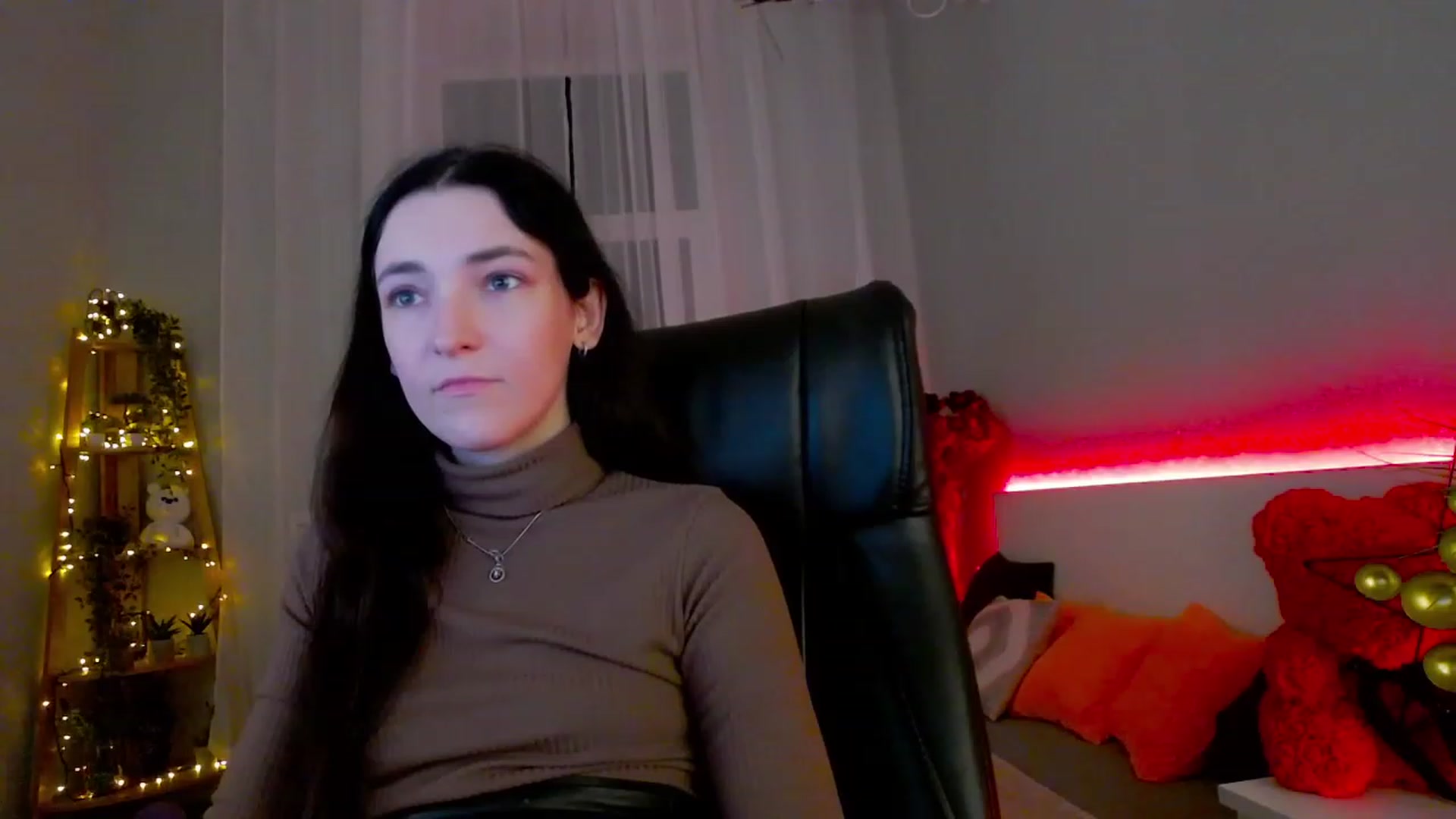 Gallery image thumbnail from KattySteal's myfreecams stream on, 02/01/2023, 12:05 image 18 of 20