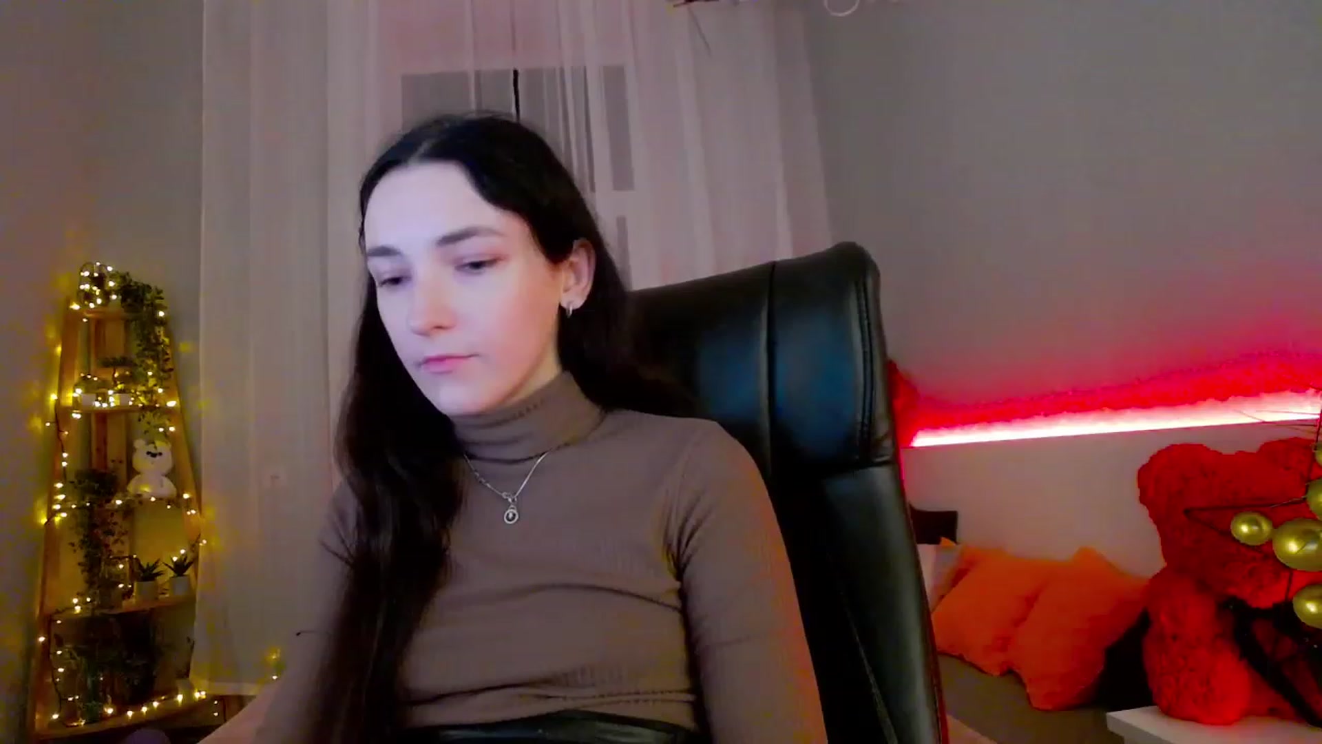 Gallery image thumbnail from KattySteal's myfreecams stream on, 02/01/2023, 12:05 image 15 of 20