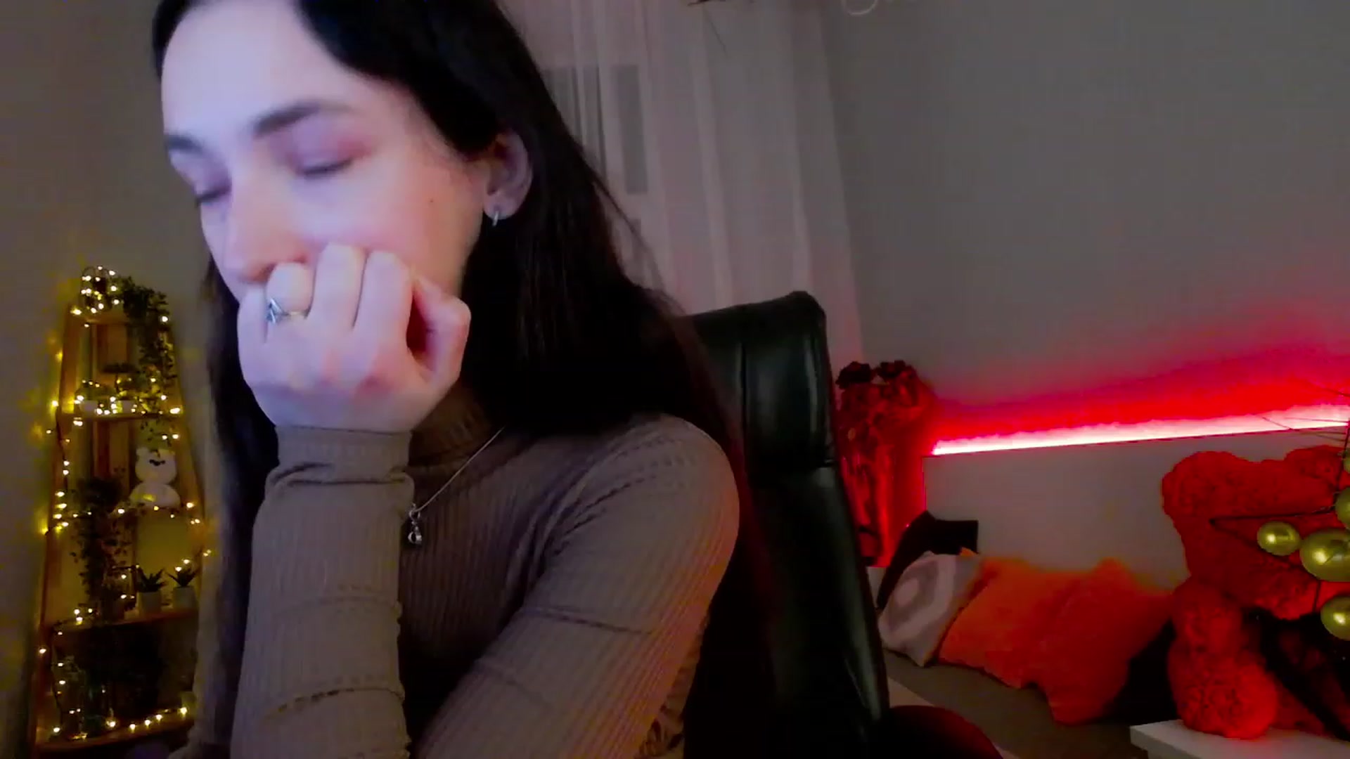 Gallery image thumbnail from KattySteal's myfreecams stream on, 02/01/2023, 13:26 image 16 of 20
