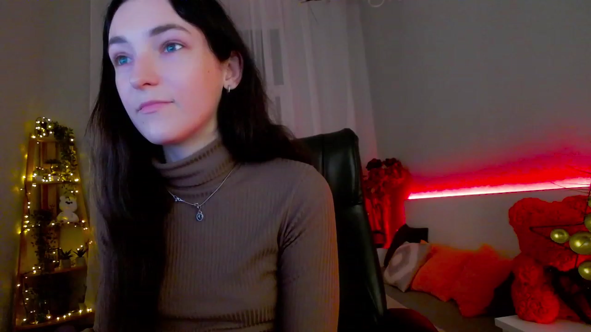 Gallery image thumbnail from KattySteal's myfreecams stream on, 02/01/2023, 13:26 image 9 of 20