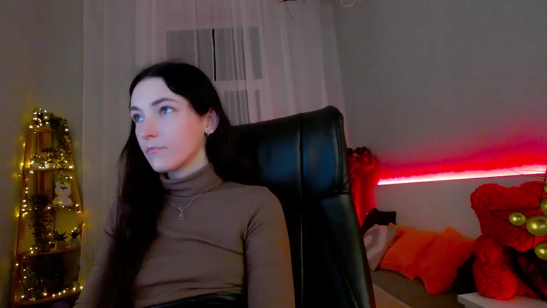 Gallery image thumbnail from KattySteal's myfreecams stream on, 02/01/2023, 13:26 image 2 of 20
