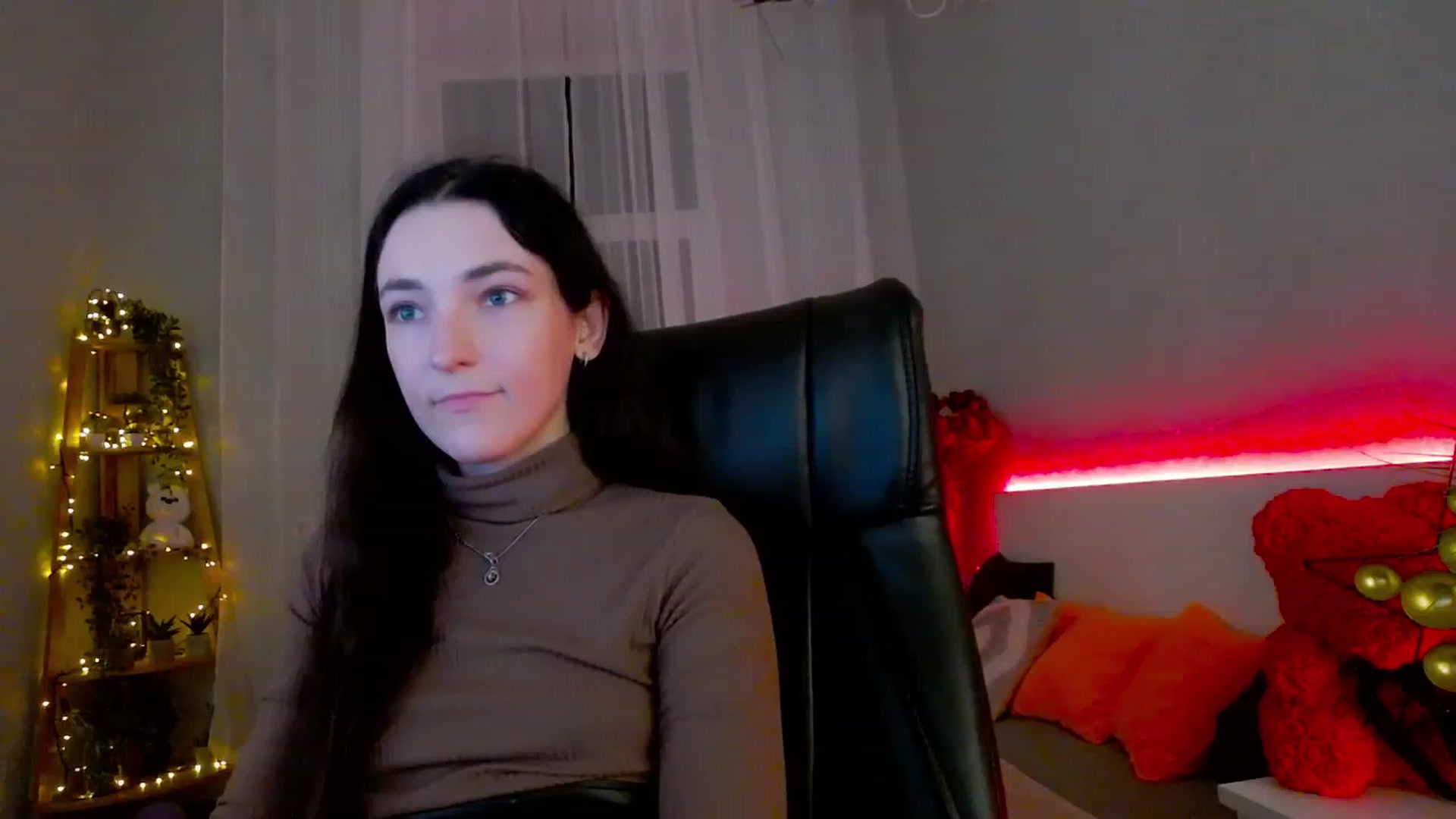 Gallery image thumbnail from KattySteal's myfreecams stream on, 02/01/2023, 13:26 image 4 of 20