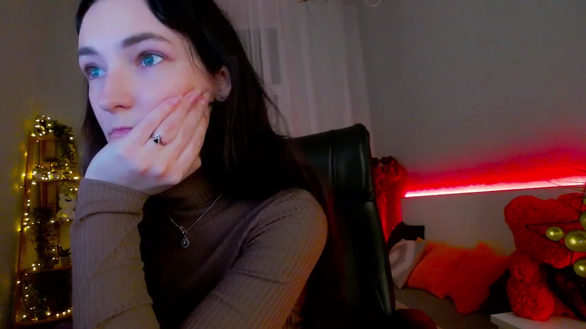 Gallery image thumbnail from KattySteal's myfreecams stream on, 02/01/2023, 13:26 image 18 of 20