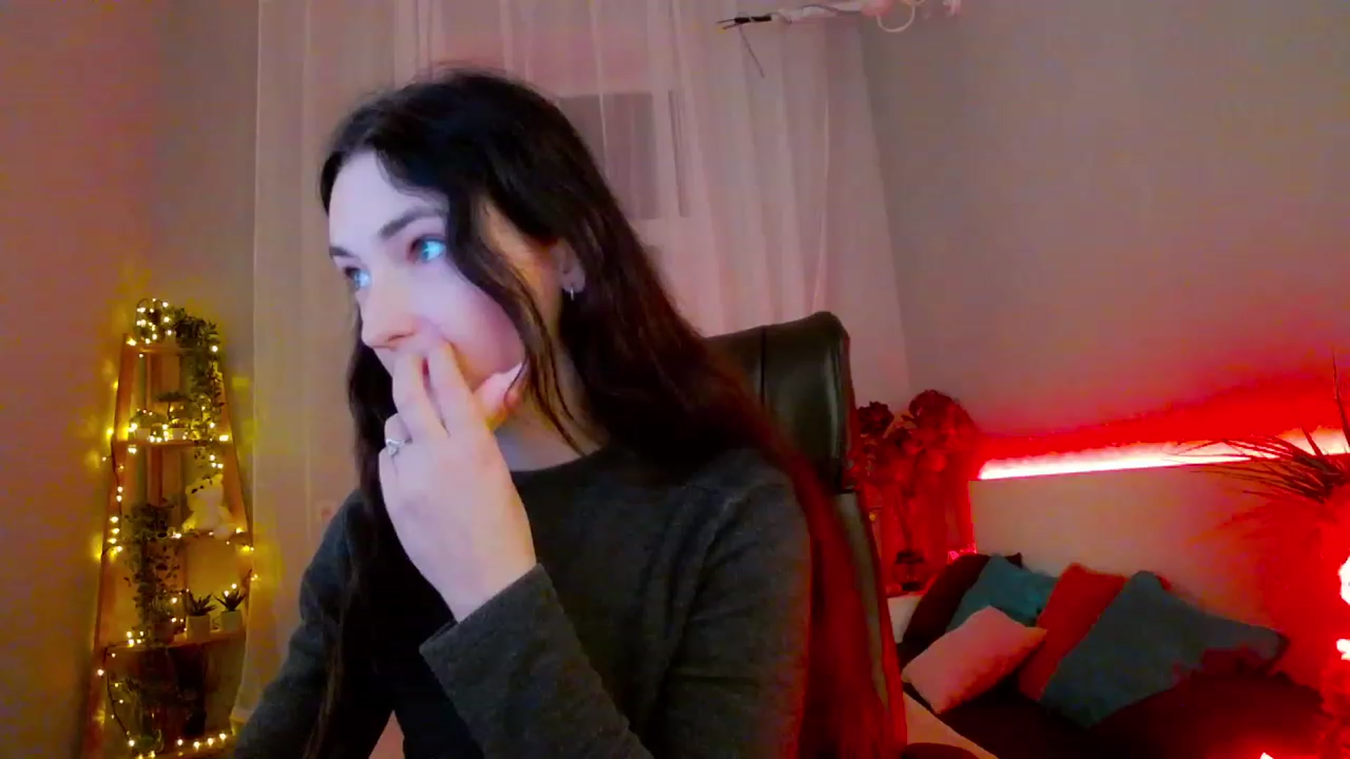 Gallery image thumbnail from KattySteal's myfreecams stream on, 02/04/2023, 11:14 image 11 of 20