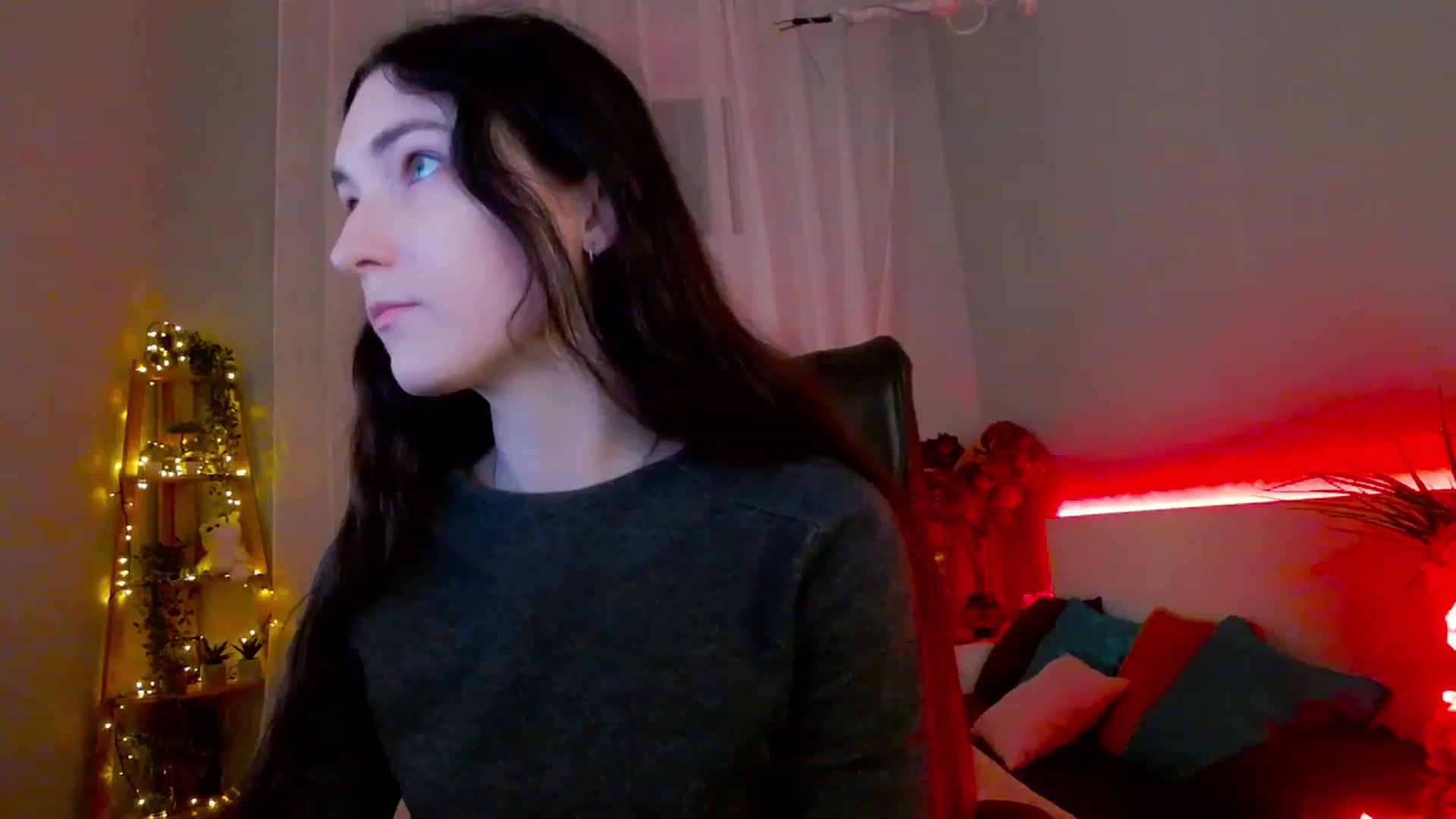 Gallery image thumbnail from KattySteal's myfreecams stream on, 02/04/2023, 11:14 image 7 of 20