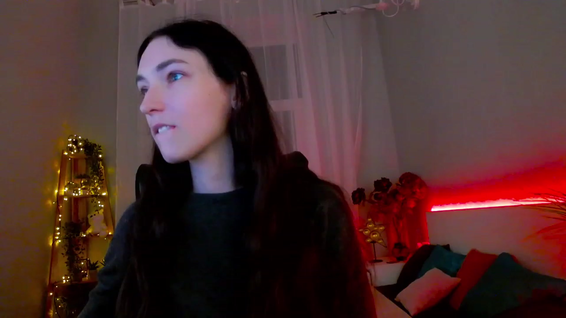 Gallery image thumbnail from KattySteal's myfreecams stream on, 02/04/2023, 12:30 image 6 of 20