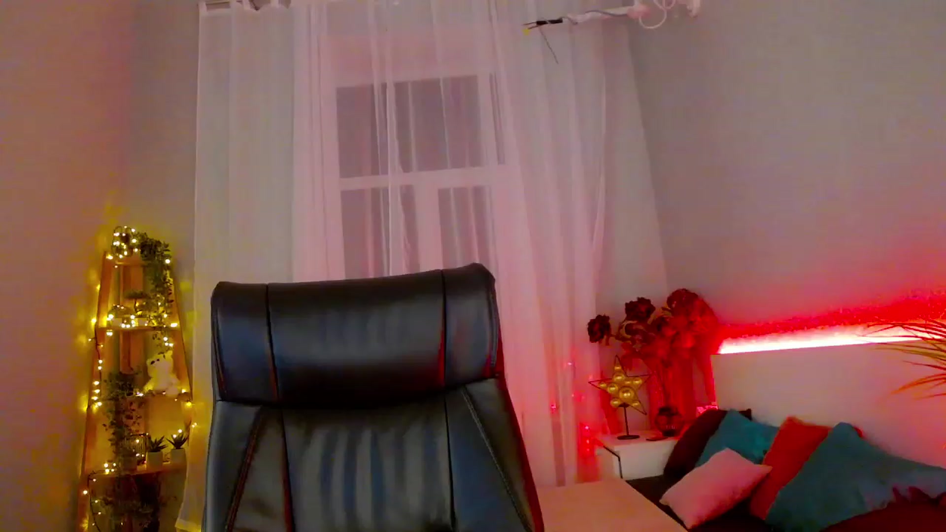 Gallery image thumbnail from KattySteal's myfreecams stream on, 02/04/2023, 12:30 image 10 of 20
