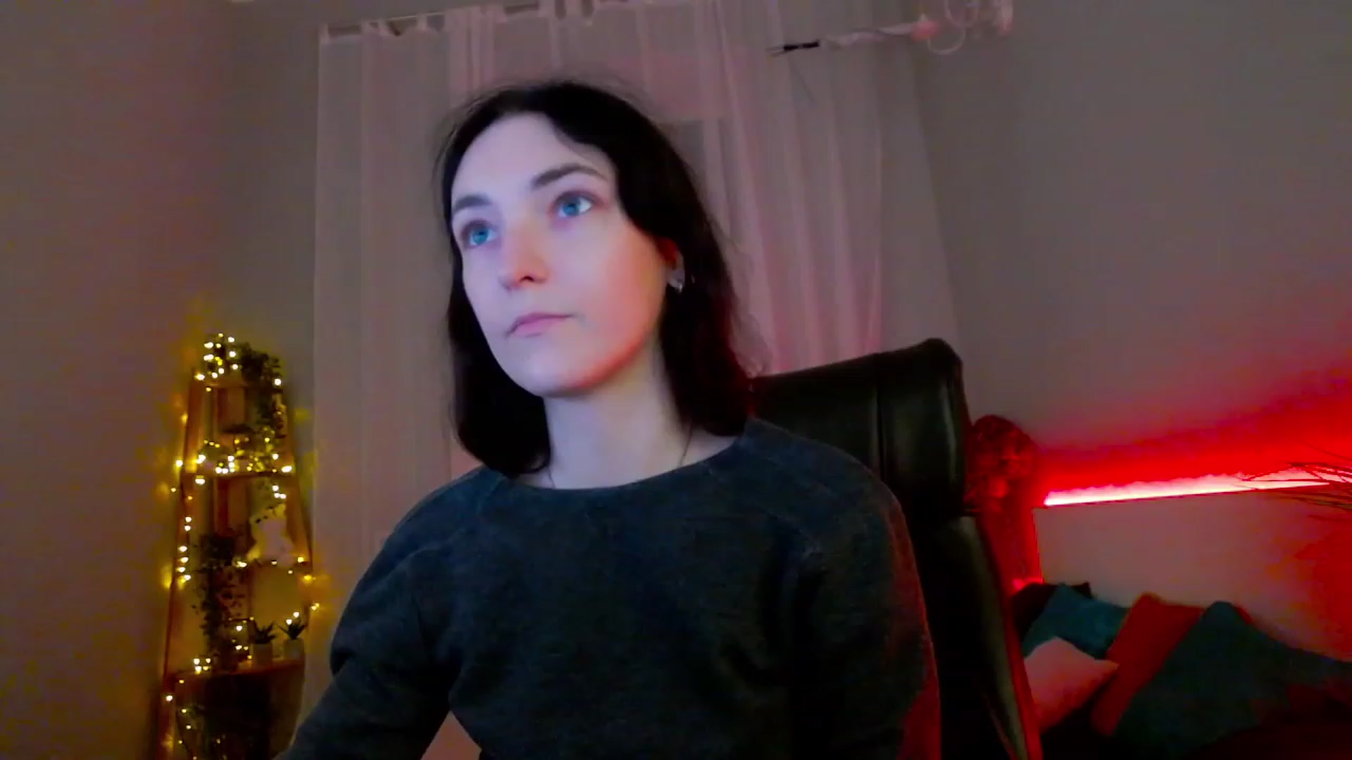 Gallery image thumbnail from KattySteal's myfreecams stream on, 02/04/2023, 13:12 image 14 of 20