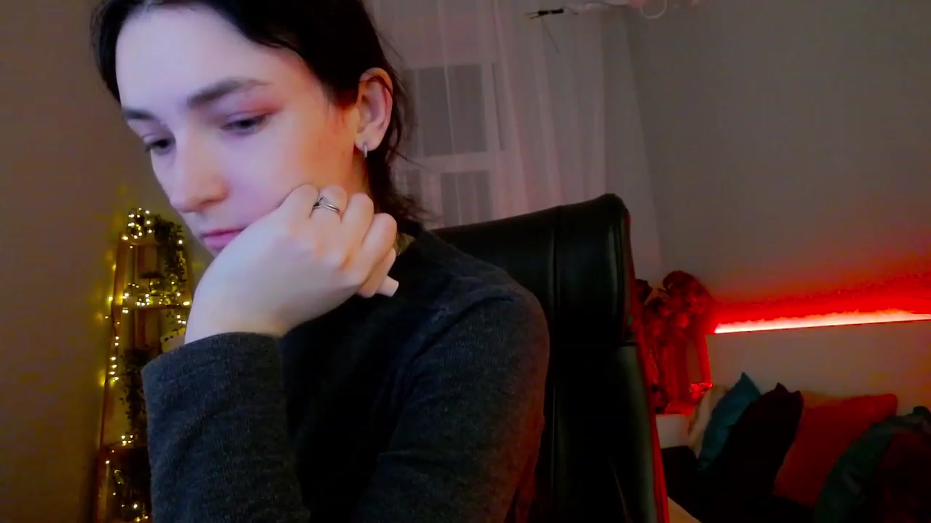 Gallery image thumbnail from KattySteal's myfreecams stream on, 02/06/2023, 08:59 image 10 of 20