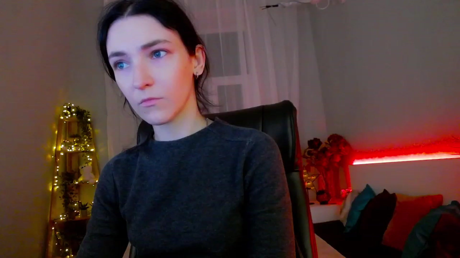 Gallery image thumbnail from KattySteal's myfreecams stream on, 02/06/2023, 08:59 image 6 of 20