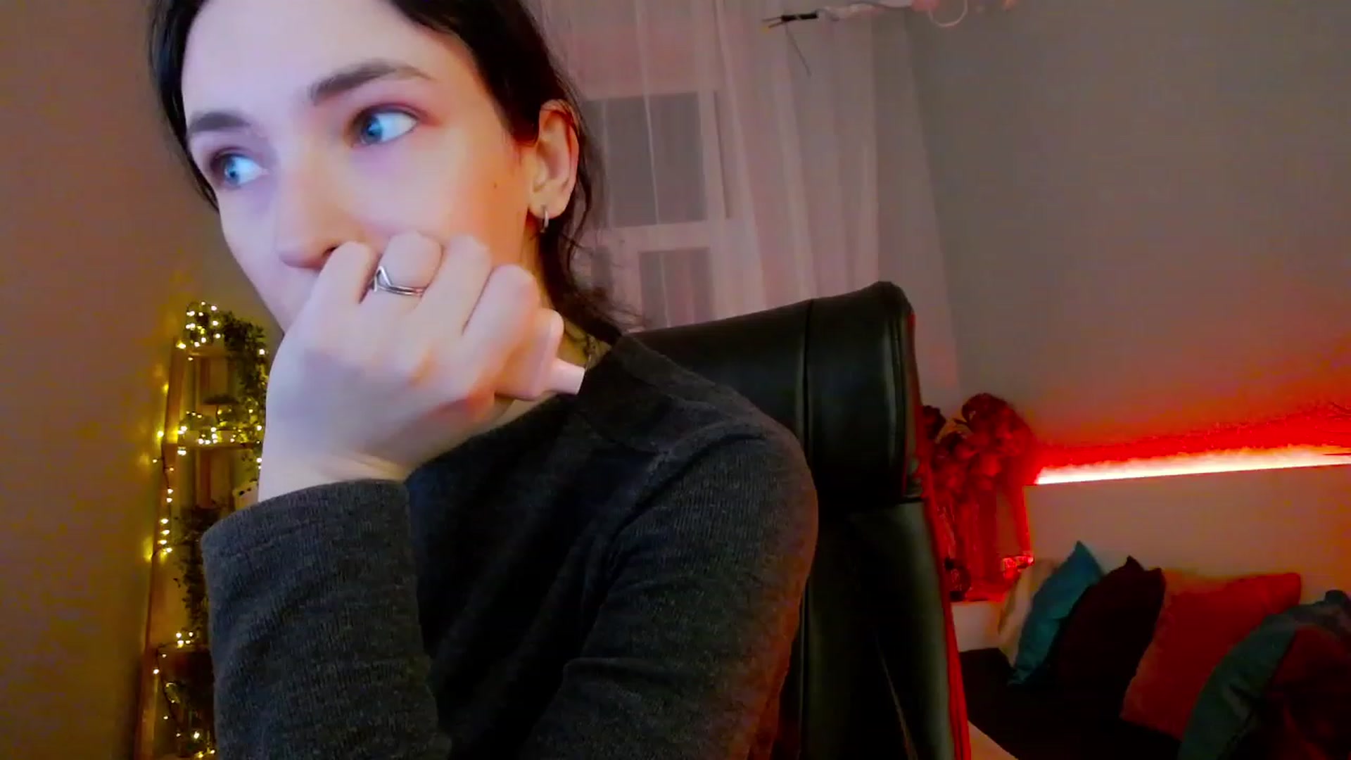 Gallery image thumbnail from KattySteal's myfreecams stream on, 02/06/2023, 08:59 image 9 of 20